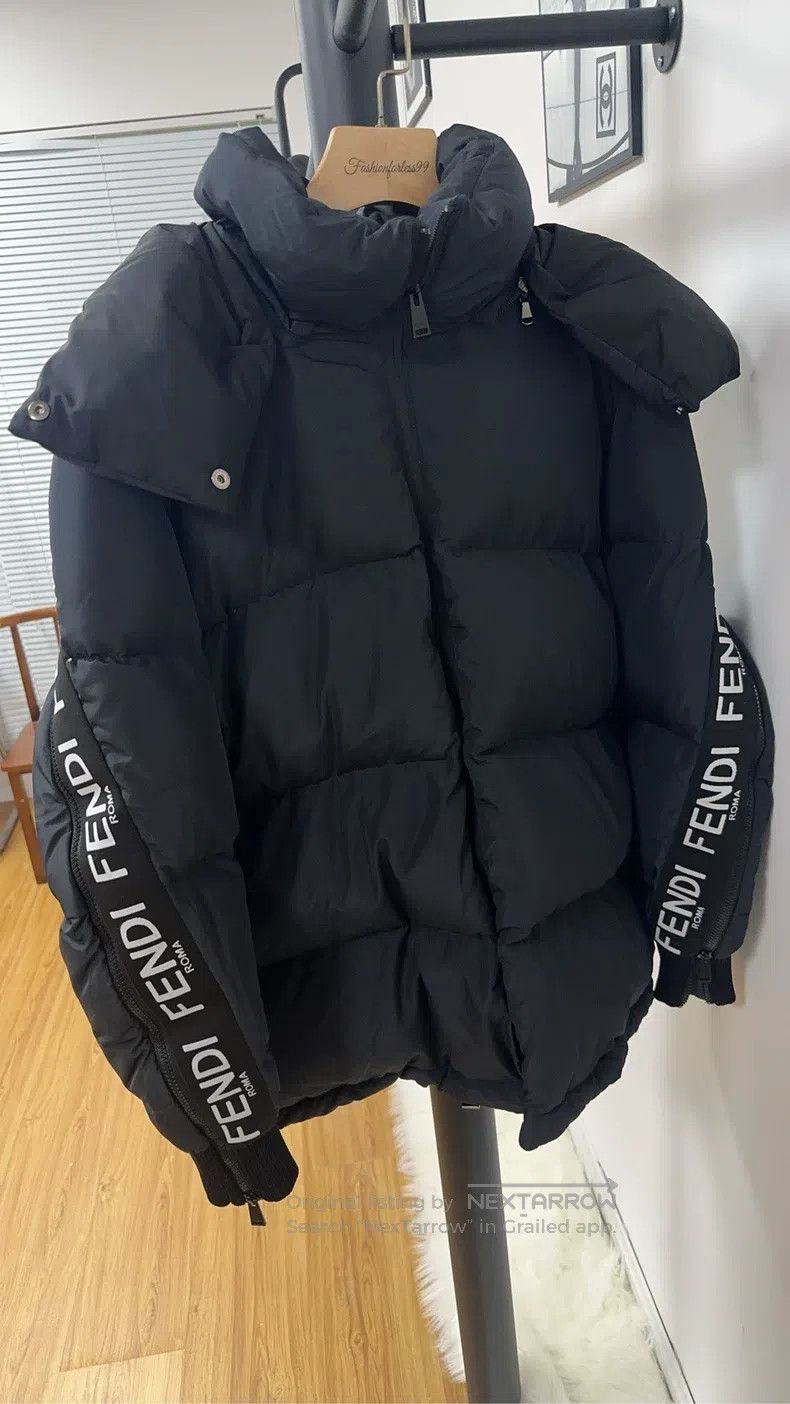Fendi Fendi Black hooded down jacket Size XS / US 0-2 / IT 36-38 - 1 Thumbnail