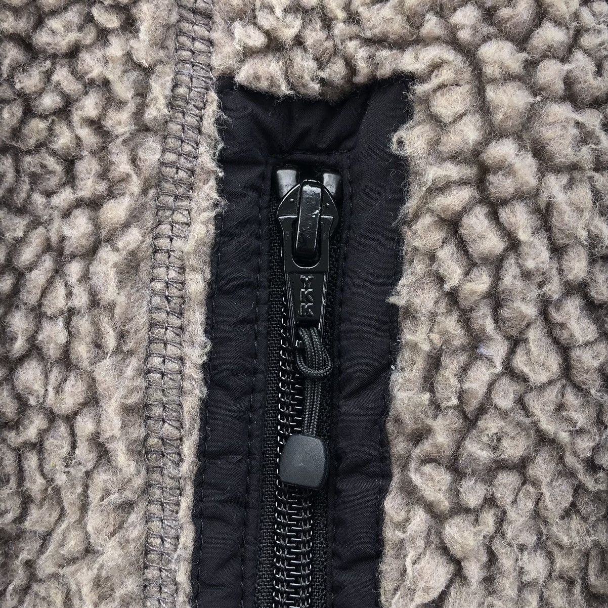 United Arrows United Arrow Fleece Reversible With Hoodie Jacket Size US L / EU 52-54 / 3 - 13 Thumbnail