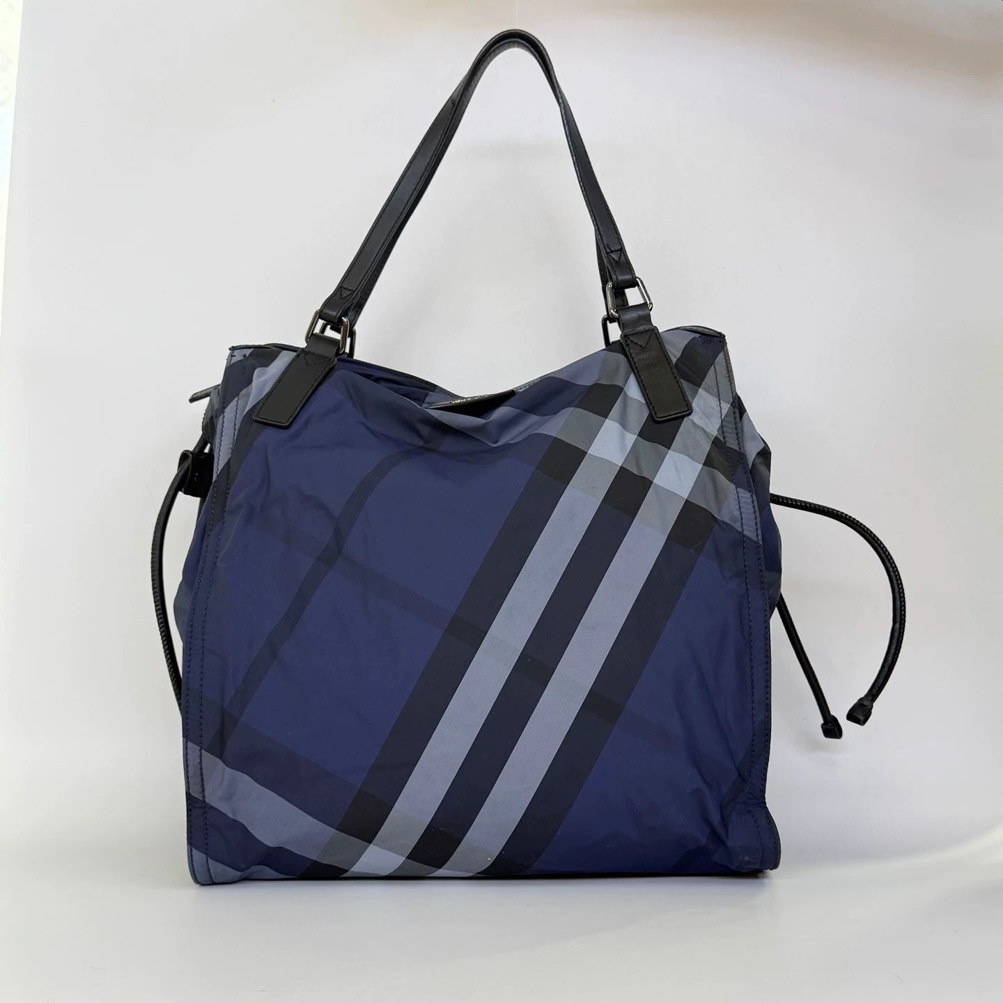 Burberry Pre-loved Bag Very good condition Size ONE SIZE - 1 Thumbnail