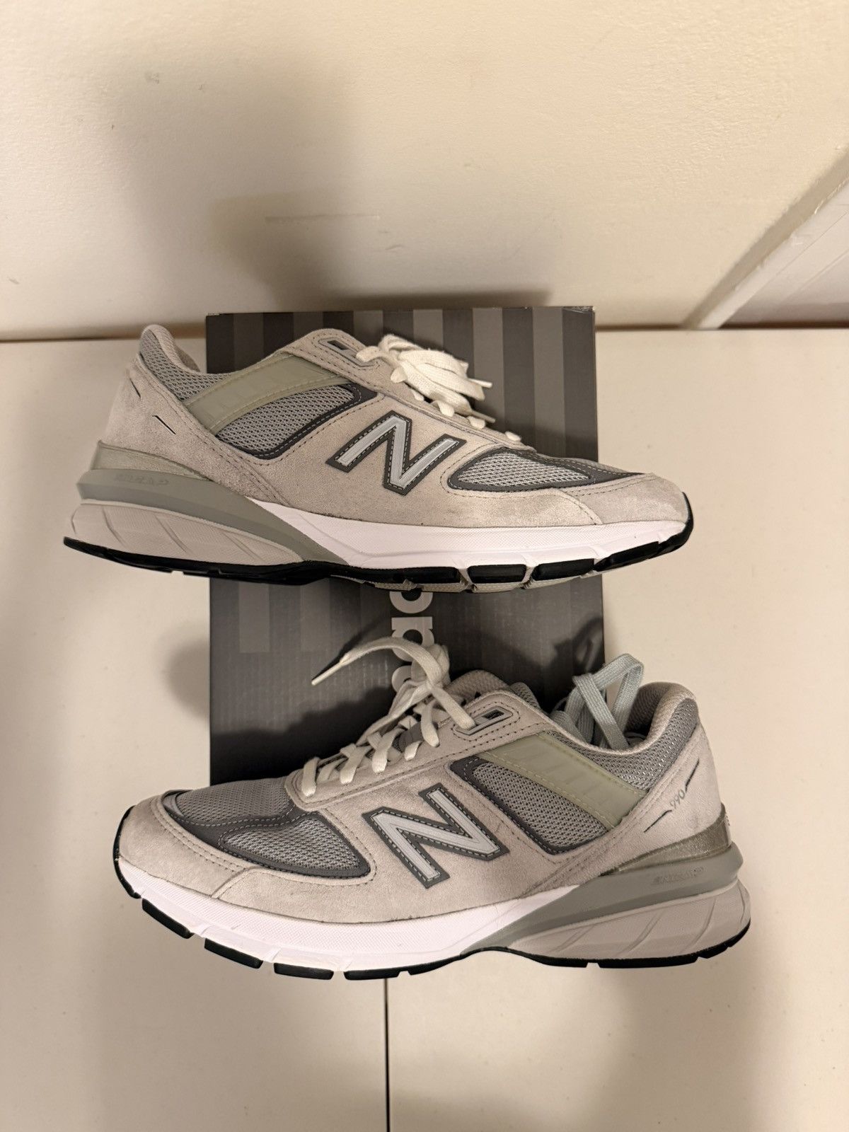 New Balance New Balance 990v5 Made in USA Grey Size 8.5 men Size US 8.5 / EU 41-42 - 1 Thumbnail
