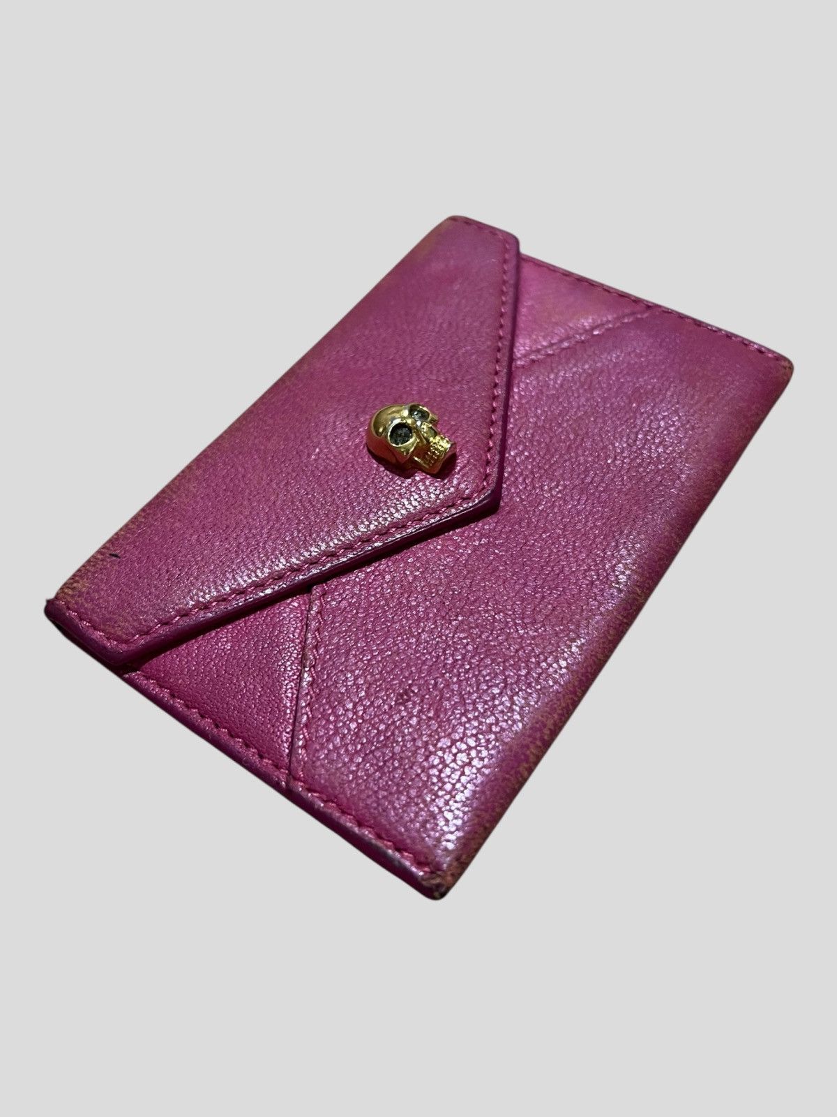 Alexander McQueen McQueen Skull Studded Magenta Leather Envelope Card Holder Size ONE SIZE - 3 Thumbnail