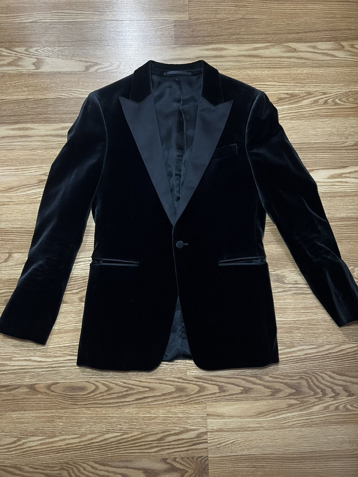 Theory Chambers Black Velvet Tuxedo Blazer Size 36R - 1 Thumbnail