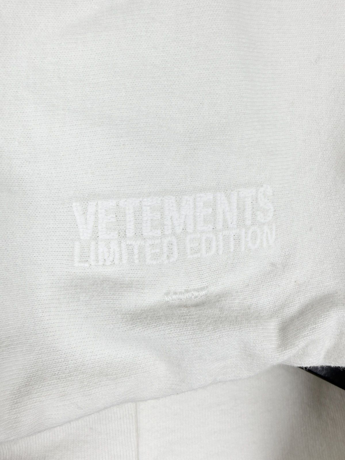 Vetements SS21 Vetements Most Wanted Logo Shirt Hoodie White Size US M / EU 48-50 / 2 - 5 Thumbnail