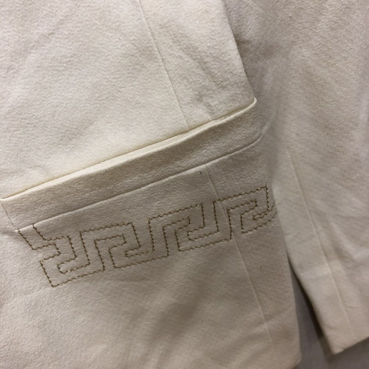 Versace Gianni versace couture embroidered jacket Size S / US 4 / IT 40 - 4 Thumbnail