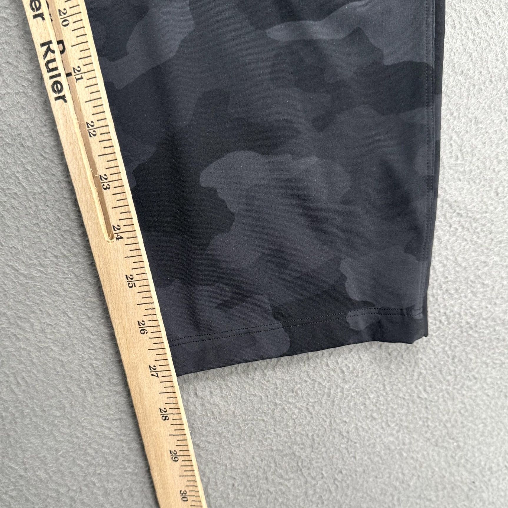 Lululemon Lululemon Jogger Pants Women 10 Gray Camouflage Elastic Waist Pockets Athletic Stretch Size 32" / US 10 / IT 46 - 6 Thumbnail