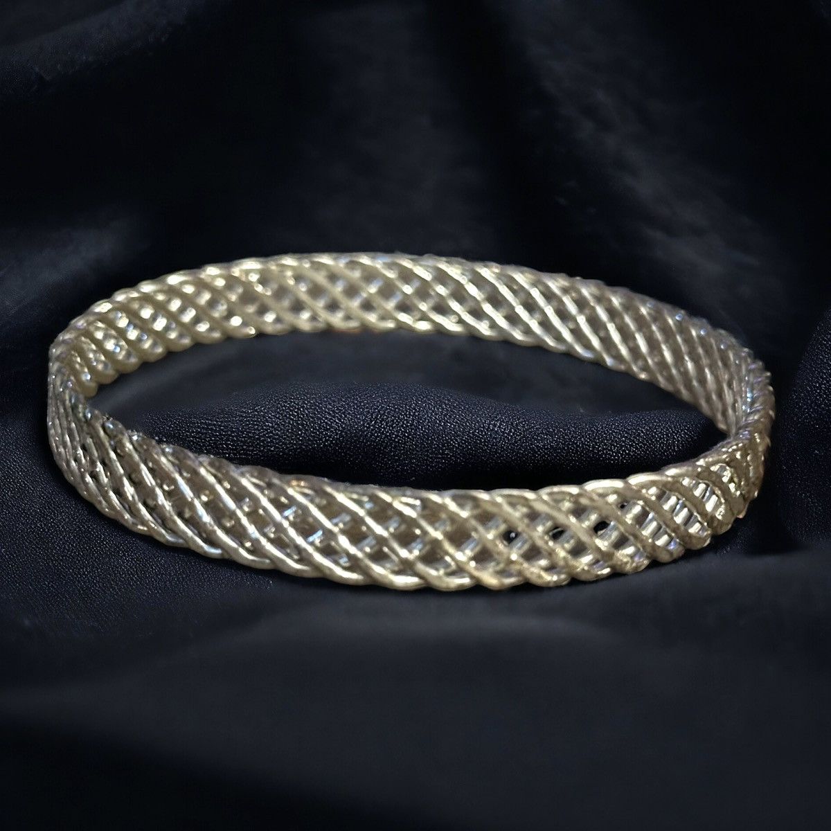 Other Silver tone open weave bangle bracelet Size ONE SIZE - 1 Thumbnail