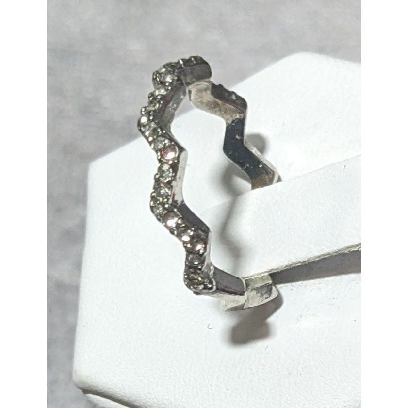 Other Elegant Glam Zigzag Rhinestone Silver Tone Ring Size 6 3/4 Size ONE SIZE - 5 Thumbnail