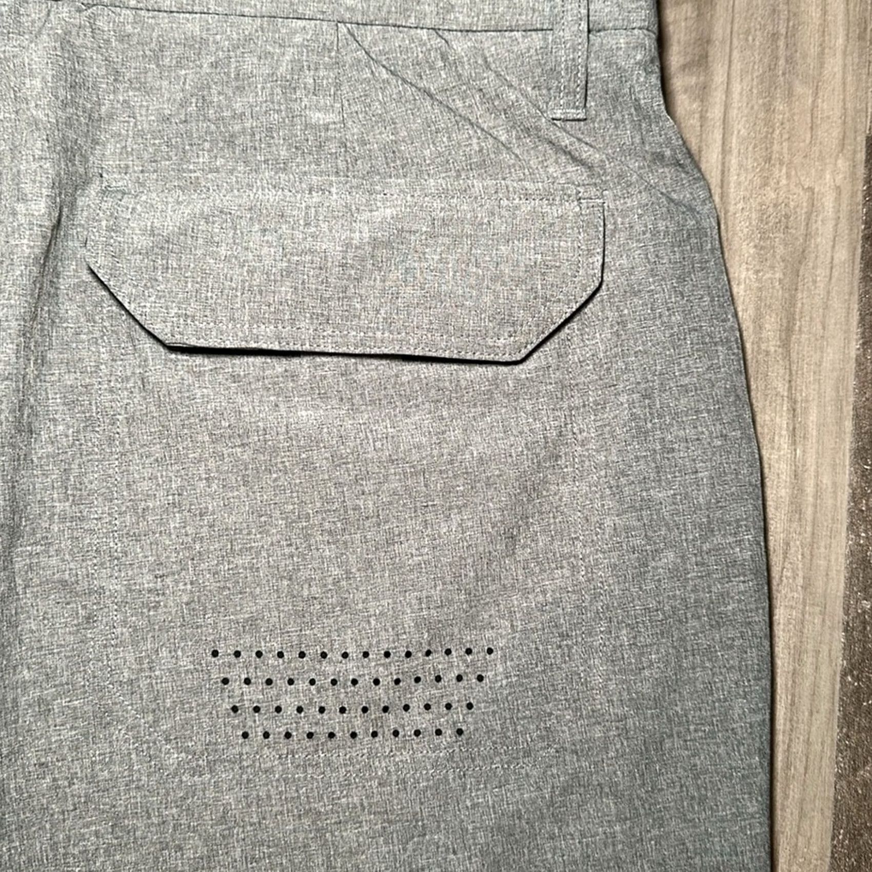 Vintage Howitzer Patriot Hybrid Performance Shorts Shirt Men 32 Gray NWOT Regular Chino 92% Polyester 8% Spandex 35 Inseam 8" 19" Long Mens Size US 32 / EU 48 - 4 Thumbnail