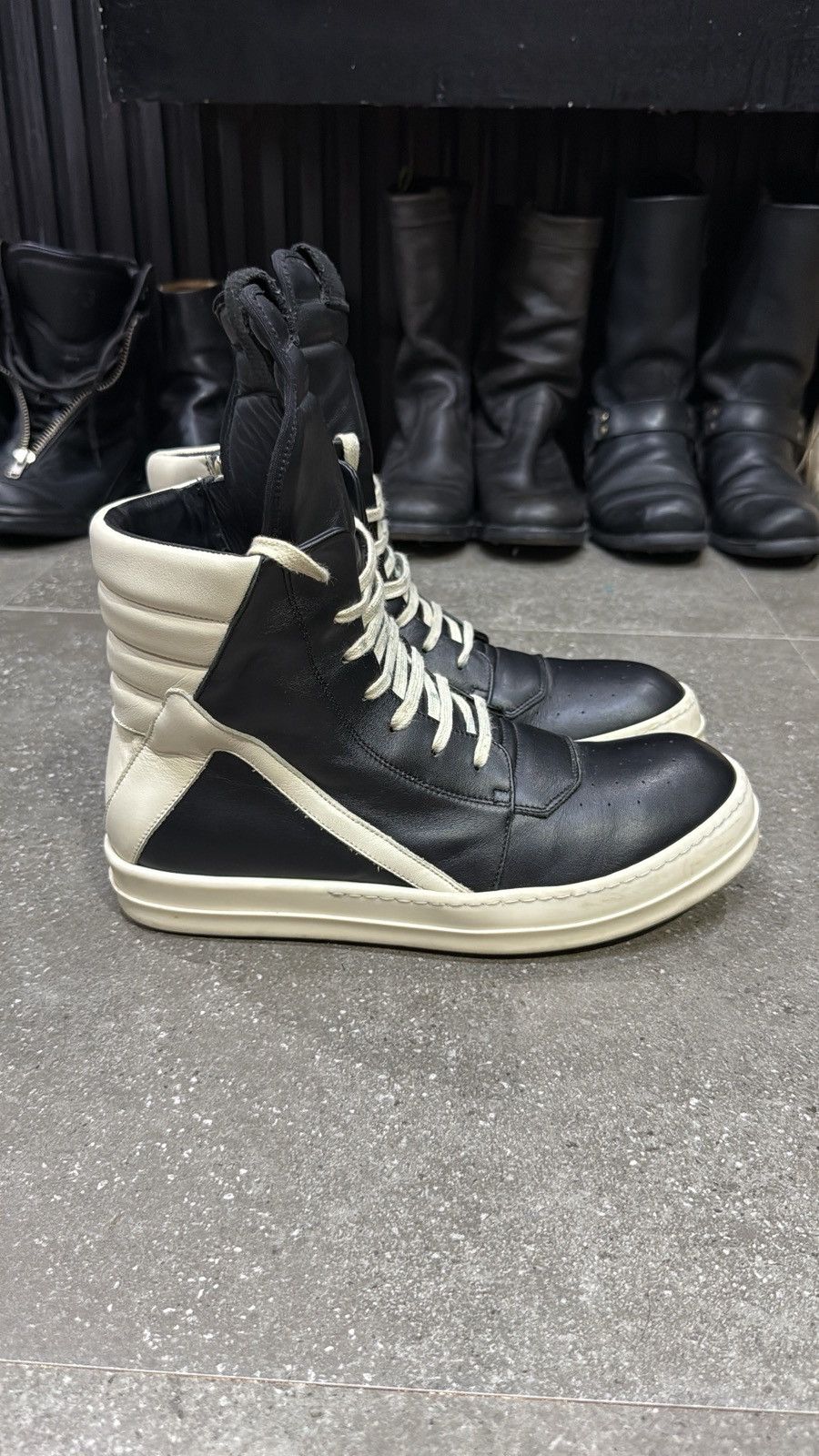 Rick Owens Rick Owens F/W 22’ Strobe Milk/Black Geobasket Size US 9 / EU 42 - 13 Thumbnail