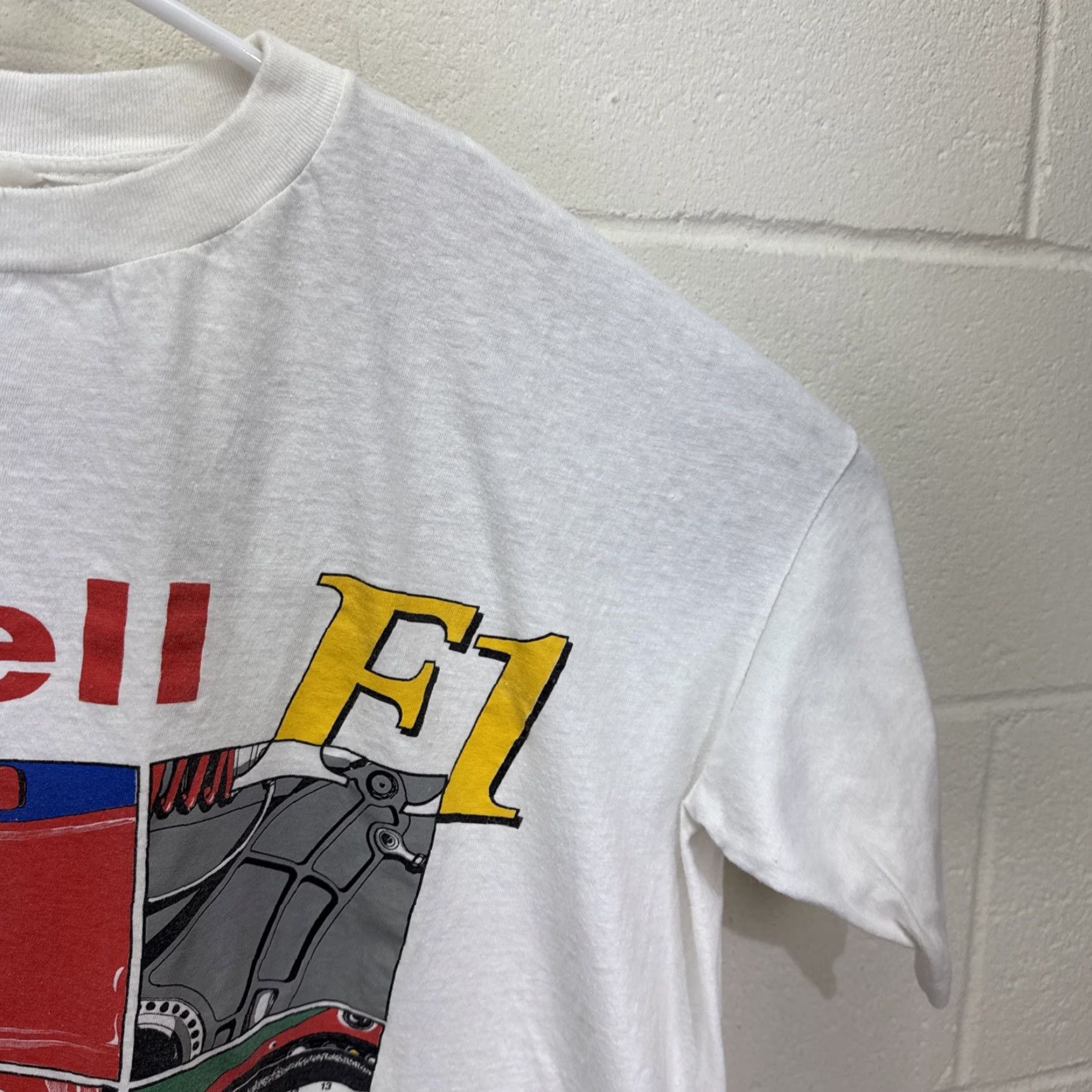 Ferrari VINTAGE FERRARI FORMULA 1 Shell T-Shirt Mens Large White 90s Racing Sports Size US L / EU 52-54 / 3 - 6 Thumbnail