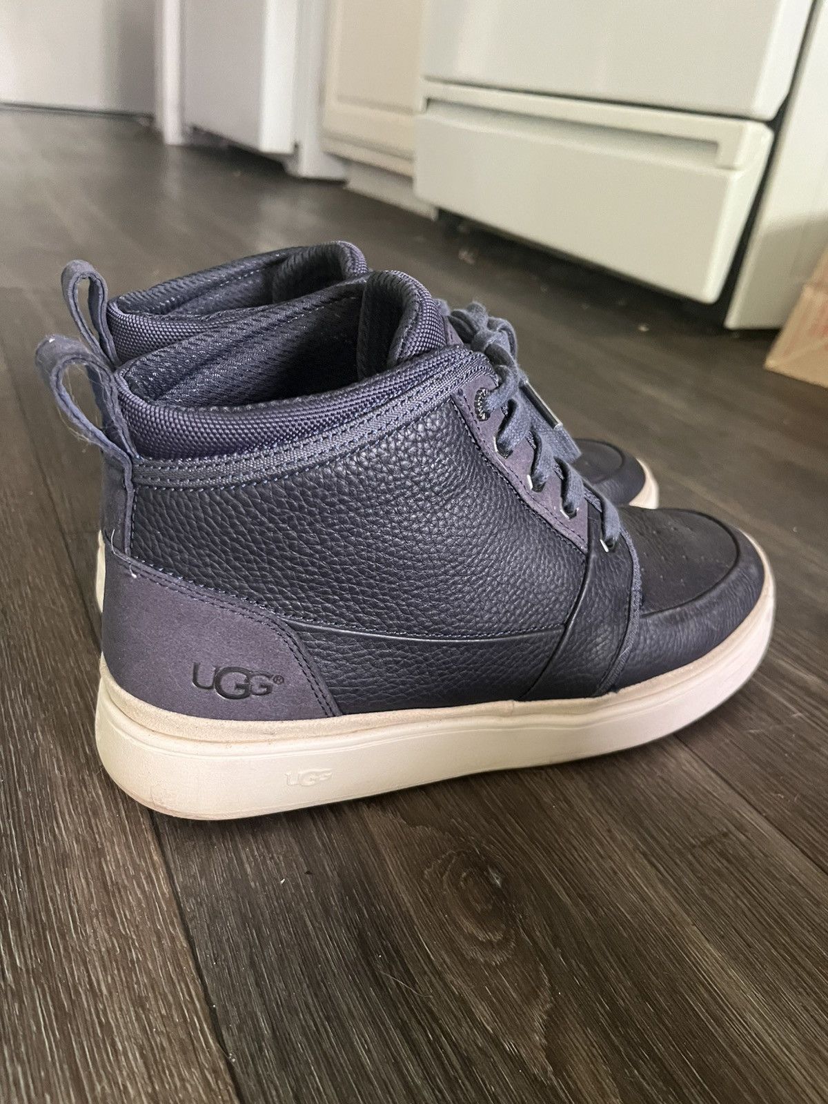 Ugg Mens Ugg Navy hightop sneaker Size US 9.5 / EU 42-43 - 1 Thumbnail
