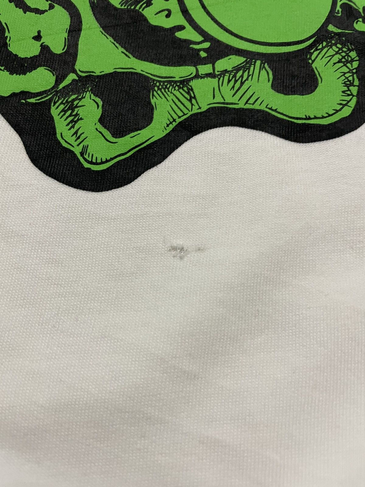 Kaws 💥Rare💥Uniqlo Kaws Rare Backhit Print Sick Bones Mega Print Size US M / EU 48-50 / 2 - 6 Thumbnail