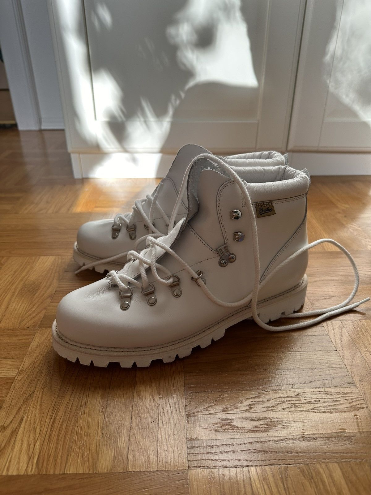 image of 111 Ans Avoriaz / Jannu Hiking Paraboots in White, Men's (Size 9)
