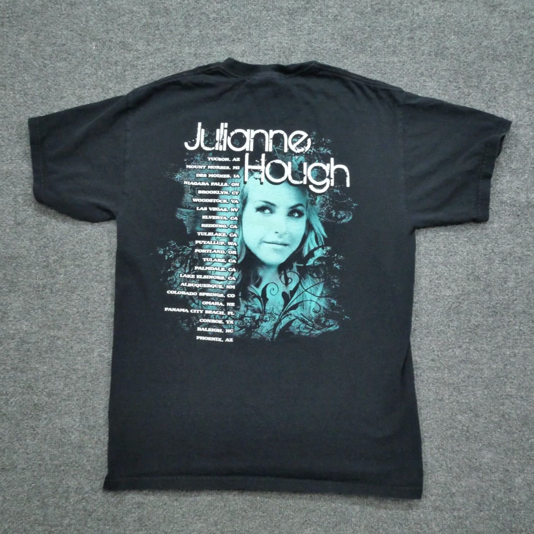 Gildan Julianne Hough T Shirt Aduit Medium Black Tour Concert Actor Mens Size US M / EU 48-50 / 2 - 7 Thumbnail