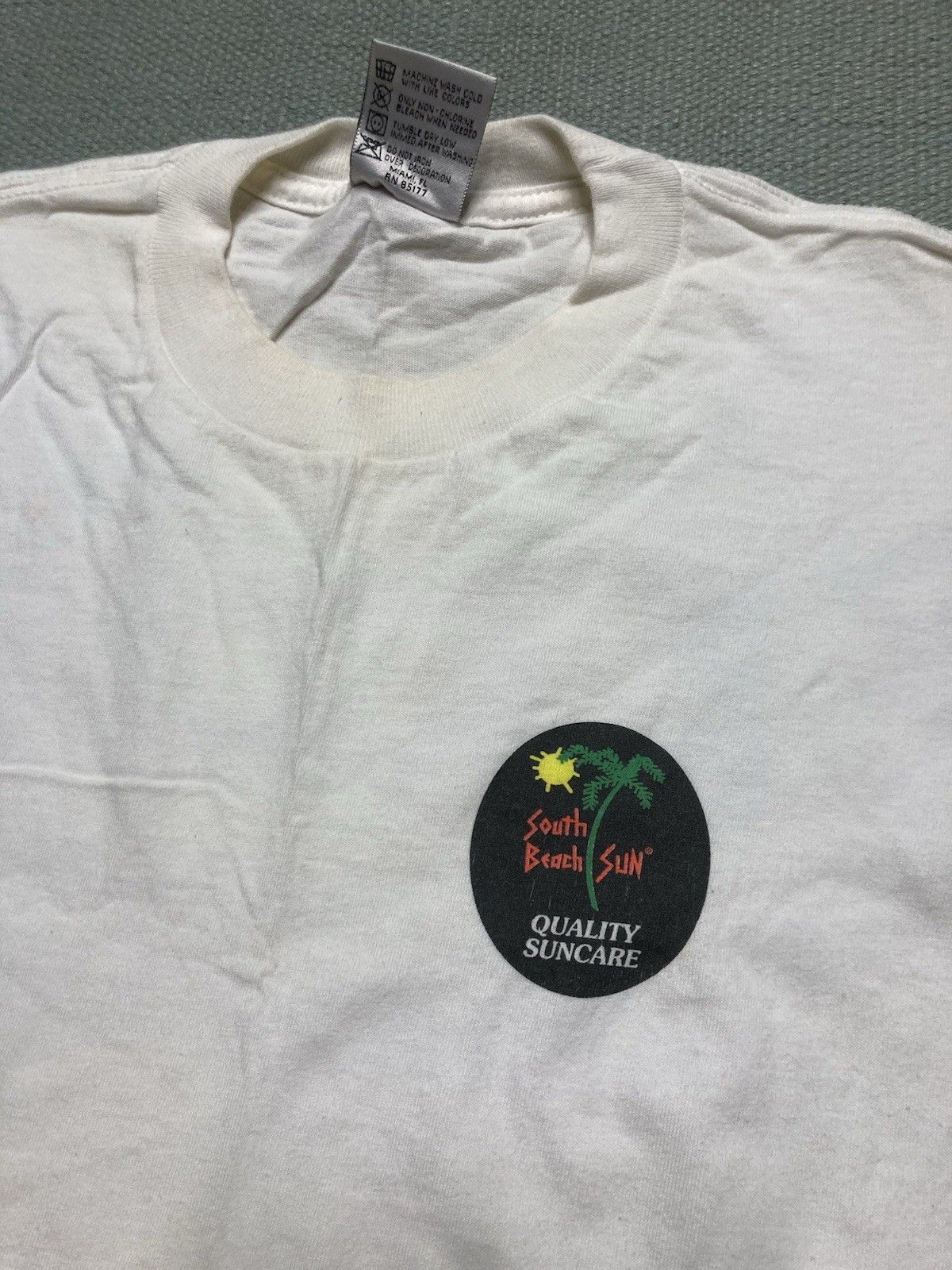 Vintage VTG 90s t shirt Brazen dark tanning carrot oil skincare L/XL Size US XL / EU 56 / 4 - 6 Thumbnail