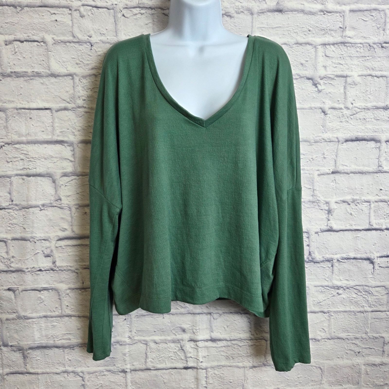 Anthropologie Anthropologie Large Dina V-Neck Pullover Moss Green Color Size L / US 10 / IT 46 - 1 Thumbnail