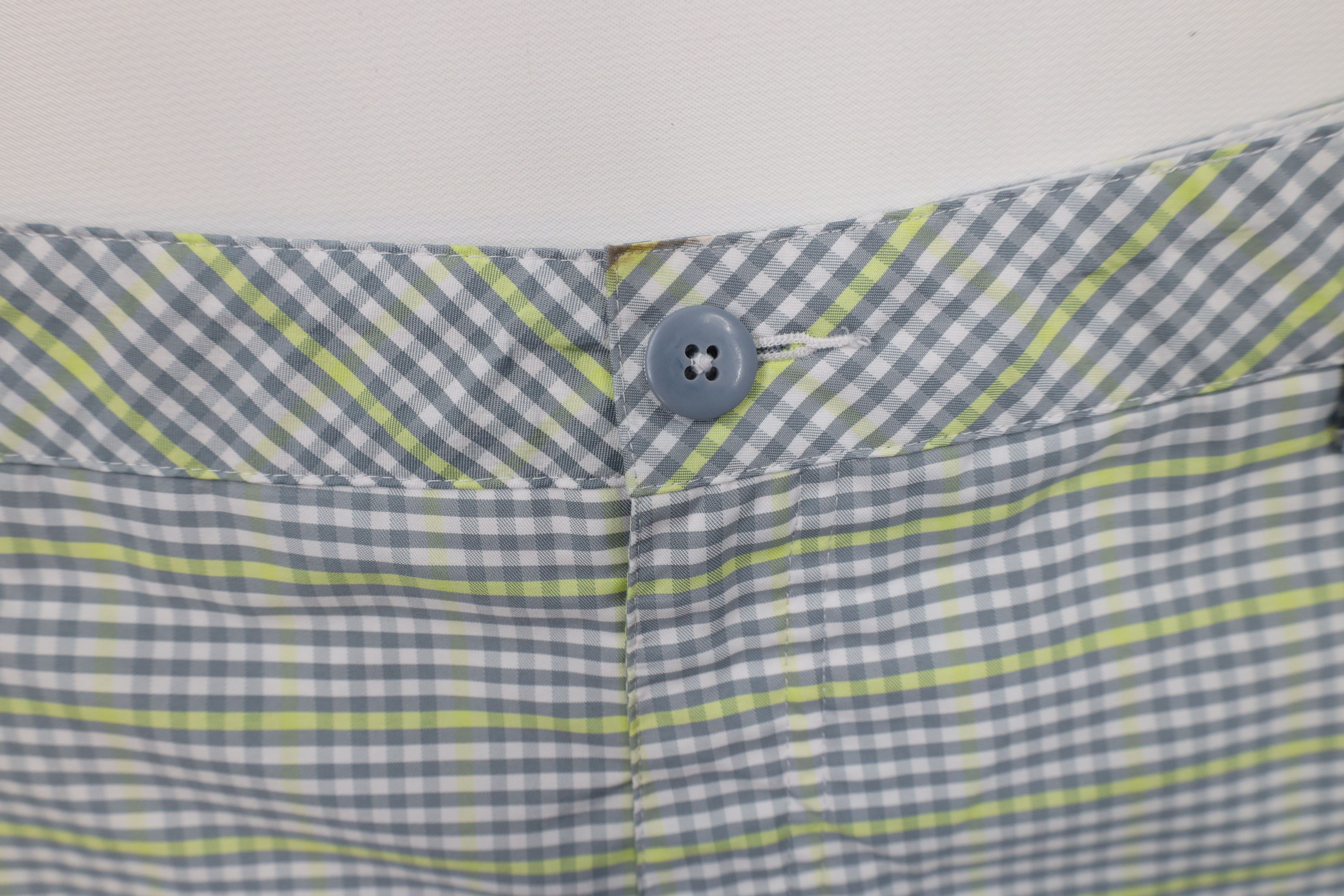 Puma × Vintage Puma Golf Cell Above Knee Golfing Chino Shorts Plaid Size US 32 / EU 48 - 6 Thumbnail
