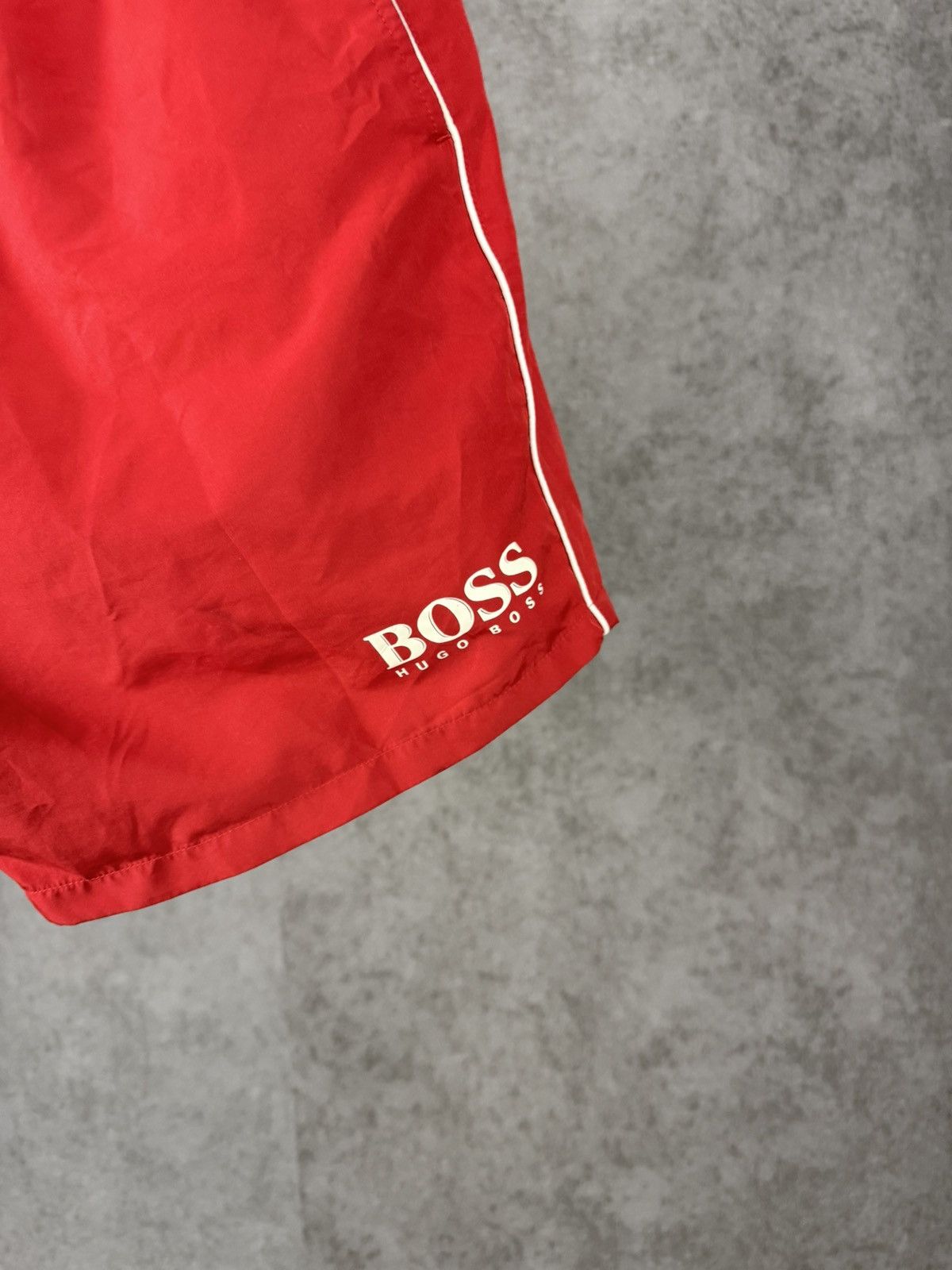 Hugo Boss Hugo Boss designer logo shorts Size US 36 / EU 52 - 2 Thumbnail
