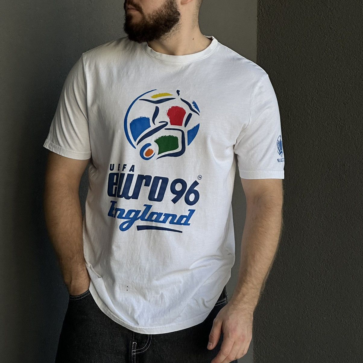 Vintage Vintage UEFA Euro 96 England T-shirts Big Logo Y2K 00s Size US L / EU 52-54 / 3 - 2 Thumbnail
