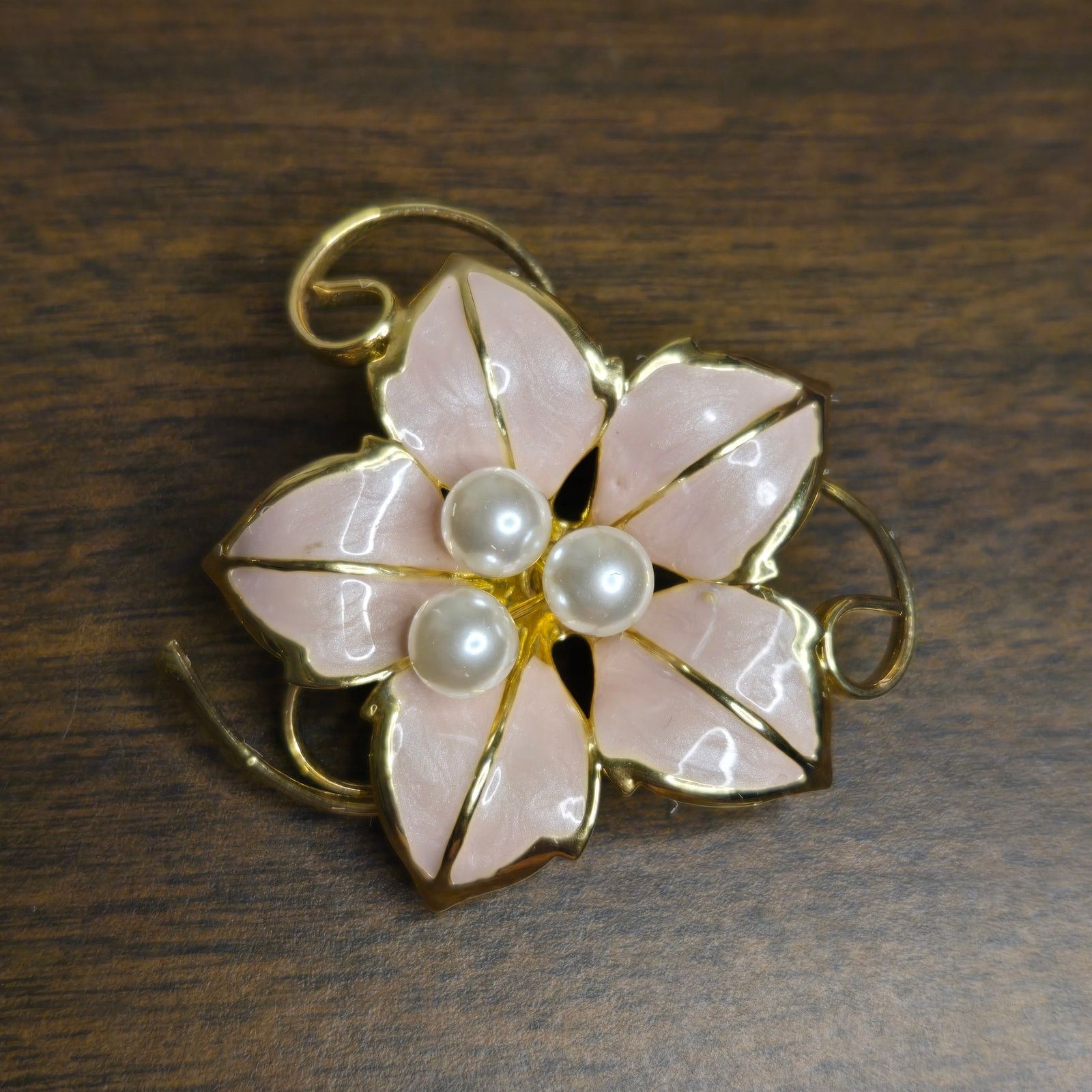 Vintage Vintage Lot of 3 Gold Tone Faux Pearl Flower Leaf Brooches Size ONE SIZE - 7 Thumbnail