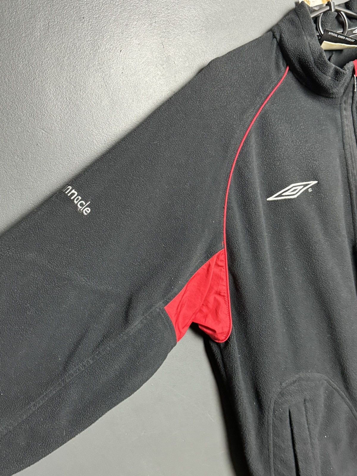 Umbro Nottingham Forest Training Football Sweatshirt Size US L / EU 52-54 / 3 - 6 Thumbnail