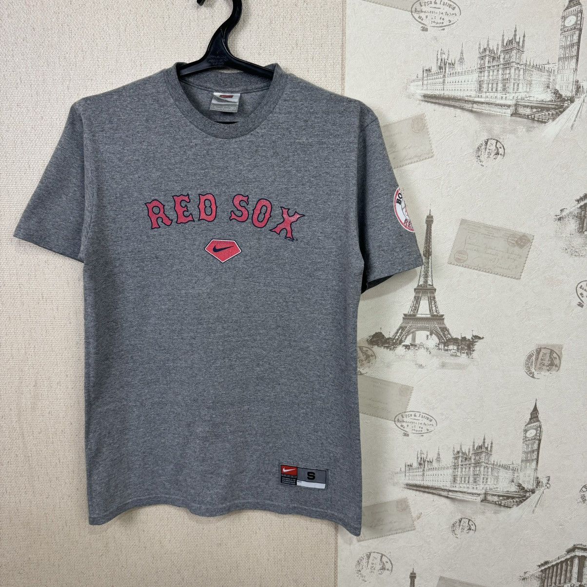 MLB × Nike × Vintage Vintage Nike Red Sox Boston T shirt Swoosh 00s MLB S Size US S / EU 44-46 / 1 - 4 Thumbnail
