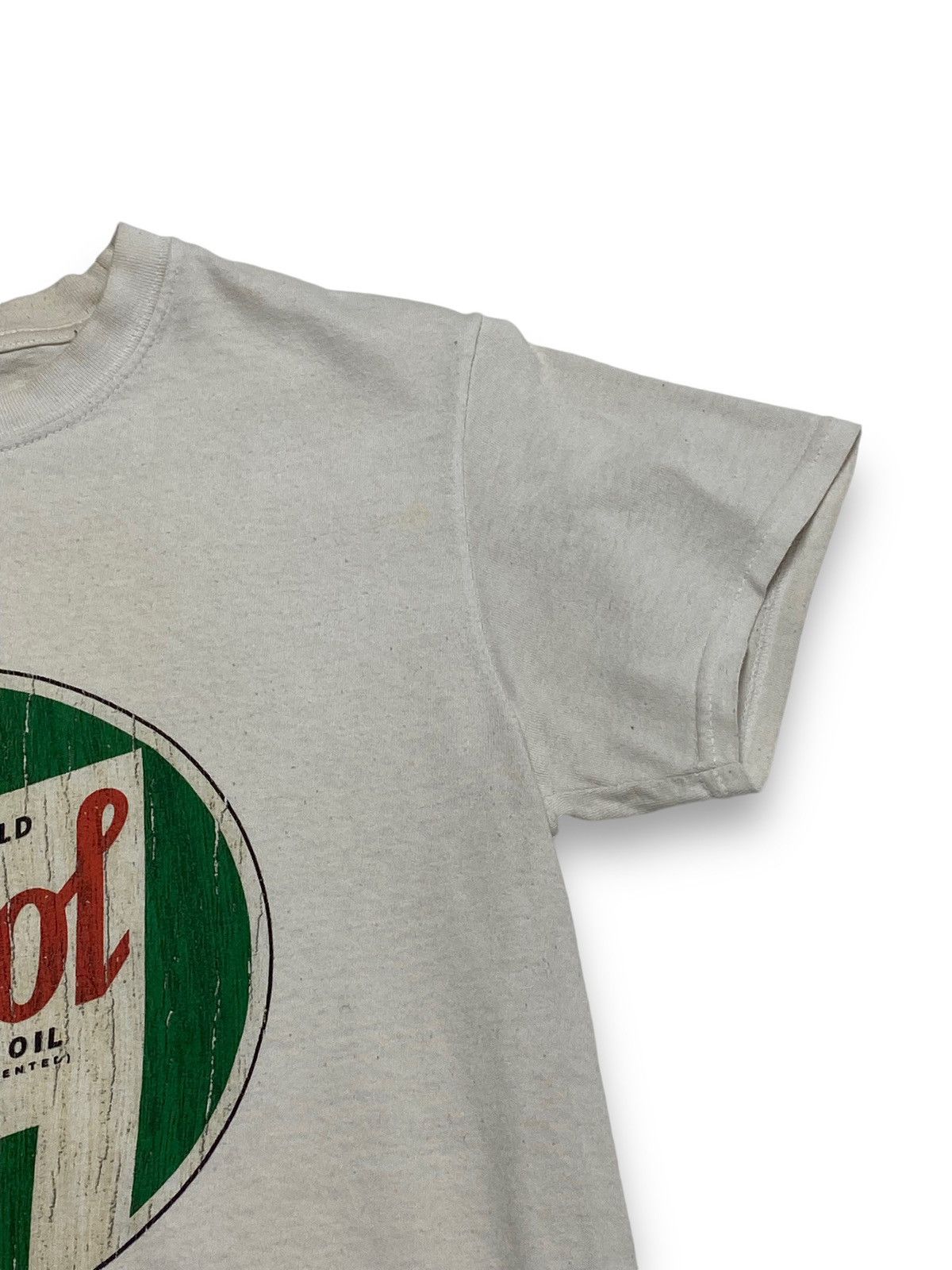 Vintage Vintage CASTROL Motor Oil Big Logo Tee Shirt Size US S / EU 44-46 / 1 - 6 Thumbnail