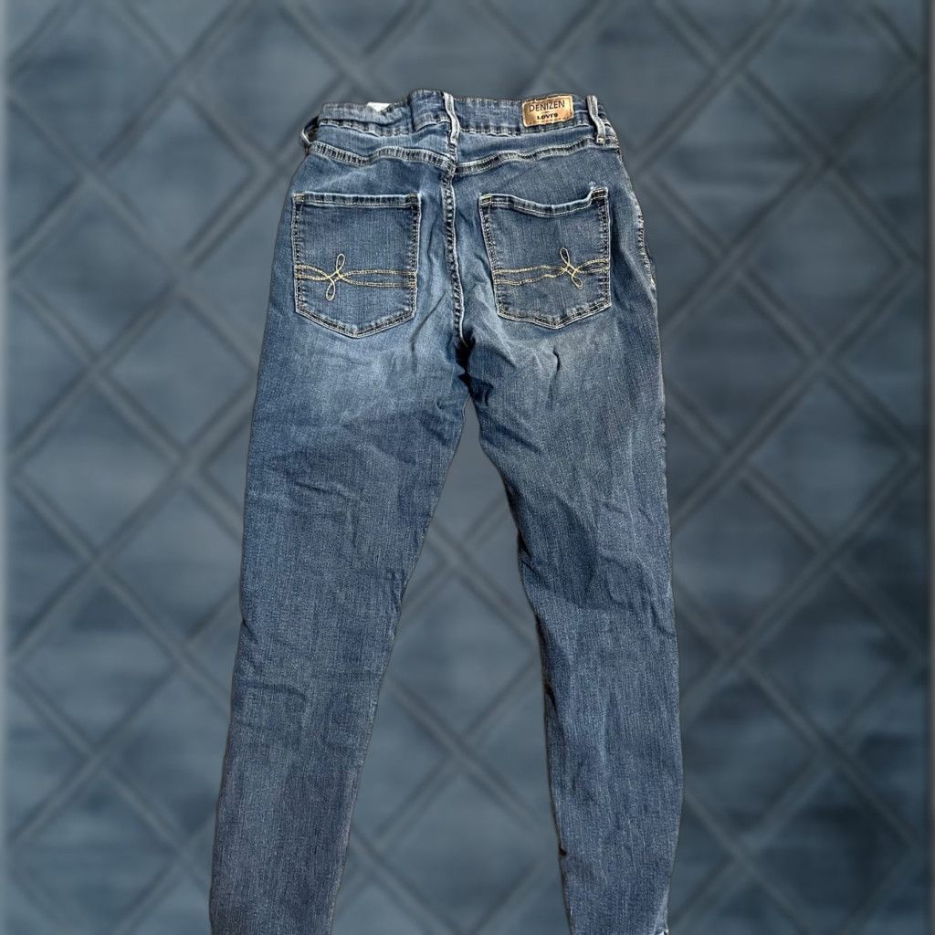 Levi's Levi's Jeans Women Size 2 Denim Skinny 28 Inseam Blue Mid Rise Womens Size 26" / US 2 / IT 38 - 1 Thumbnail