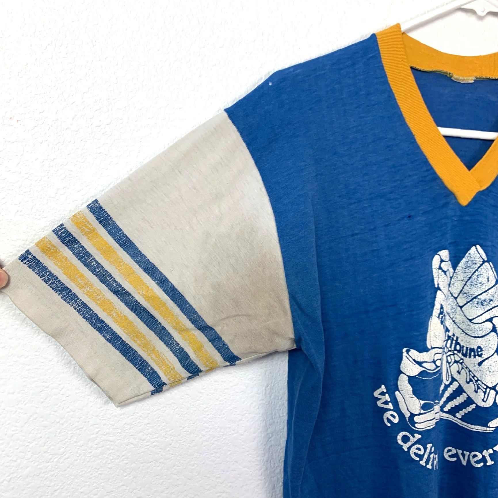 Vintage VINTAGE We Deliver Every Day Blue V-Neck Ringer T-Shirt Unbranded Unisex Adults L Short Sleeve Chest 39" Mens Womens Boys Girls Size US L / EU 52-54 / 3 - 2 Thumbnail