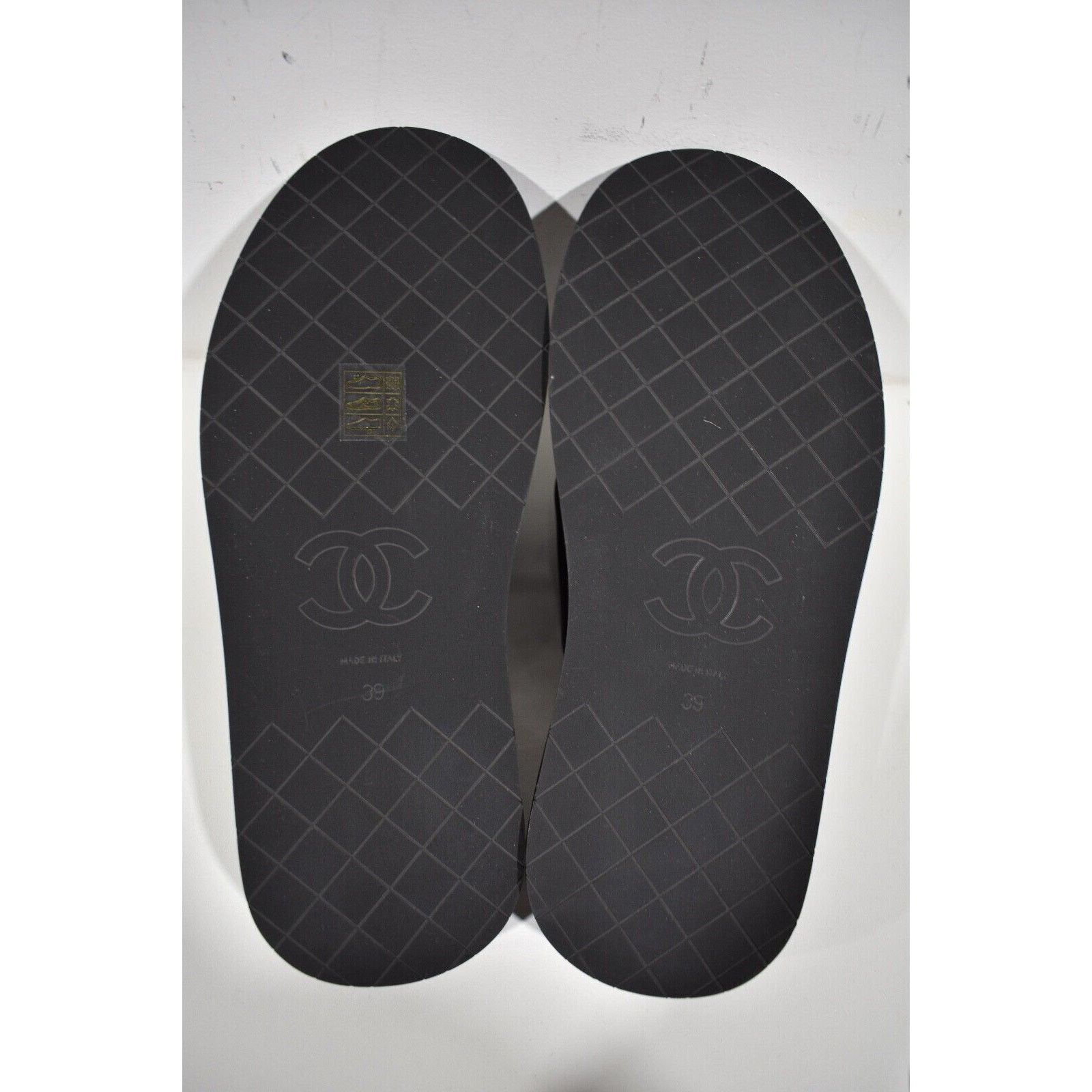 Chanel Chanel REV Black Fabric Criss Cross Puffy CC Logo Slide Size US 9 / IT 39 - 12 Thumbnail