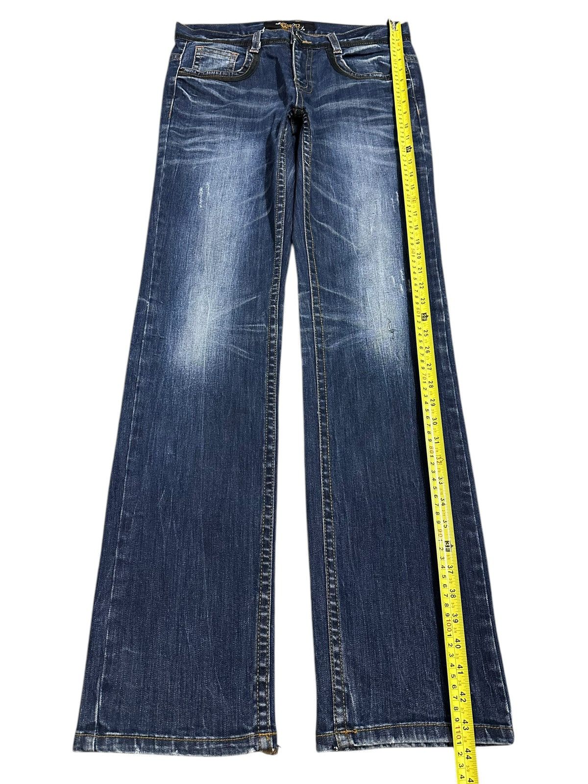 Japanese Brand Vintage Japanese Brand Blue Bleached Style Loose Jeans Size US 32 / EU 48 - 11 Thumbnail