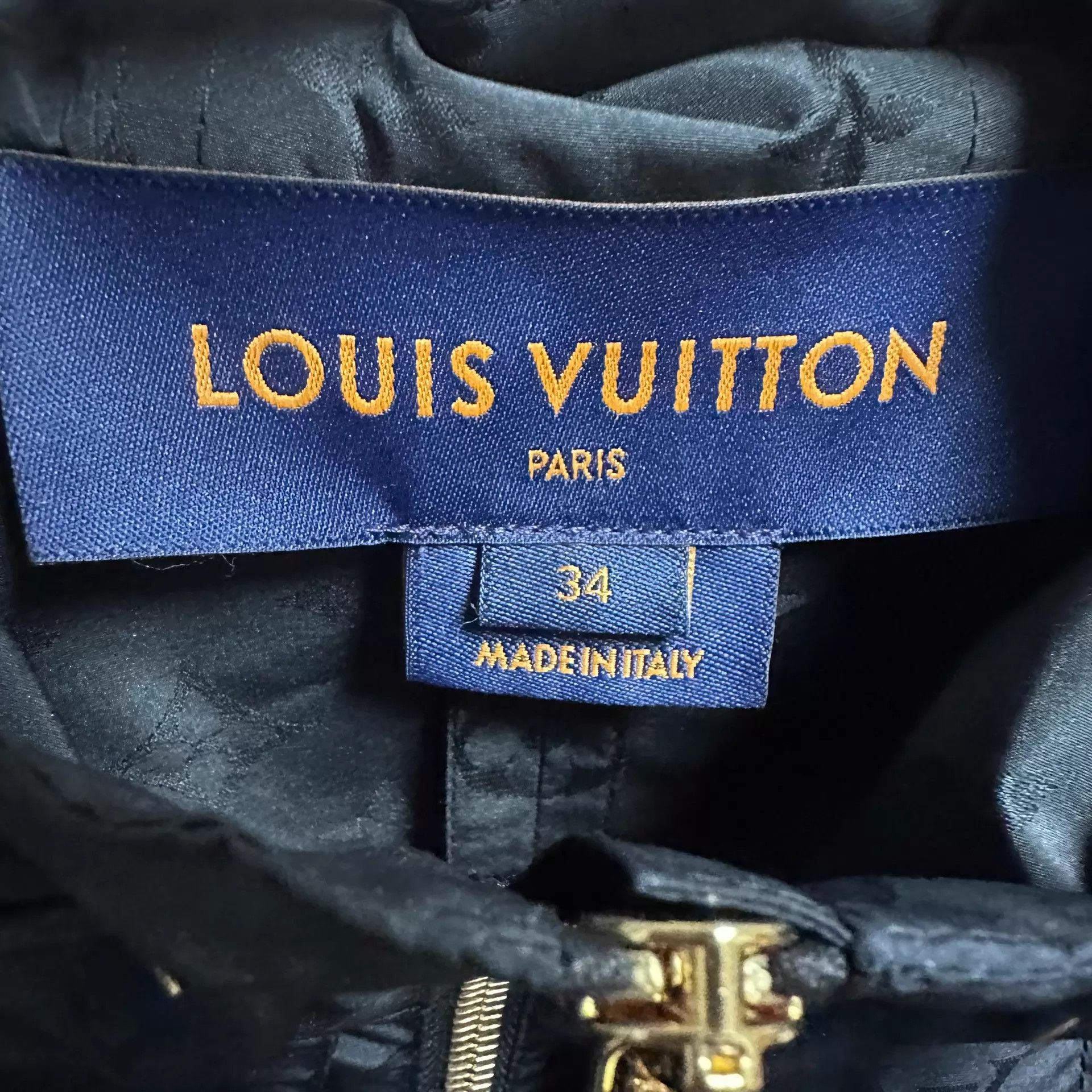 Louis Vuitton LV All Over Logo Sleeveless Puffer Cape Black Size XS / US 0-2 / IT 36-38 - 3 Thumbnail
