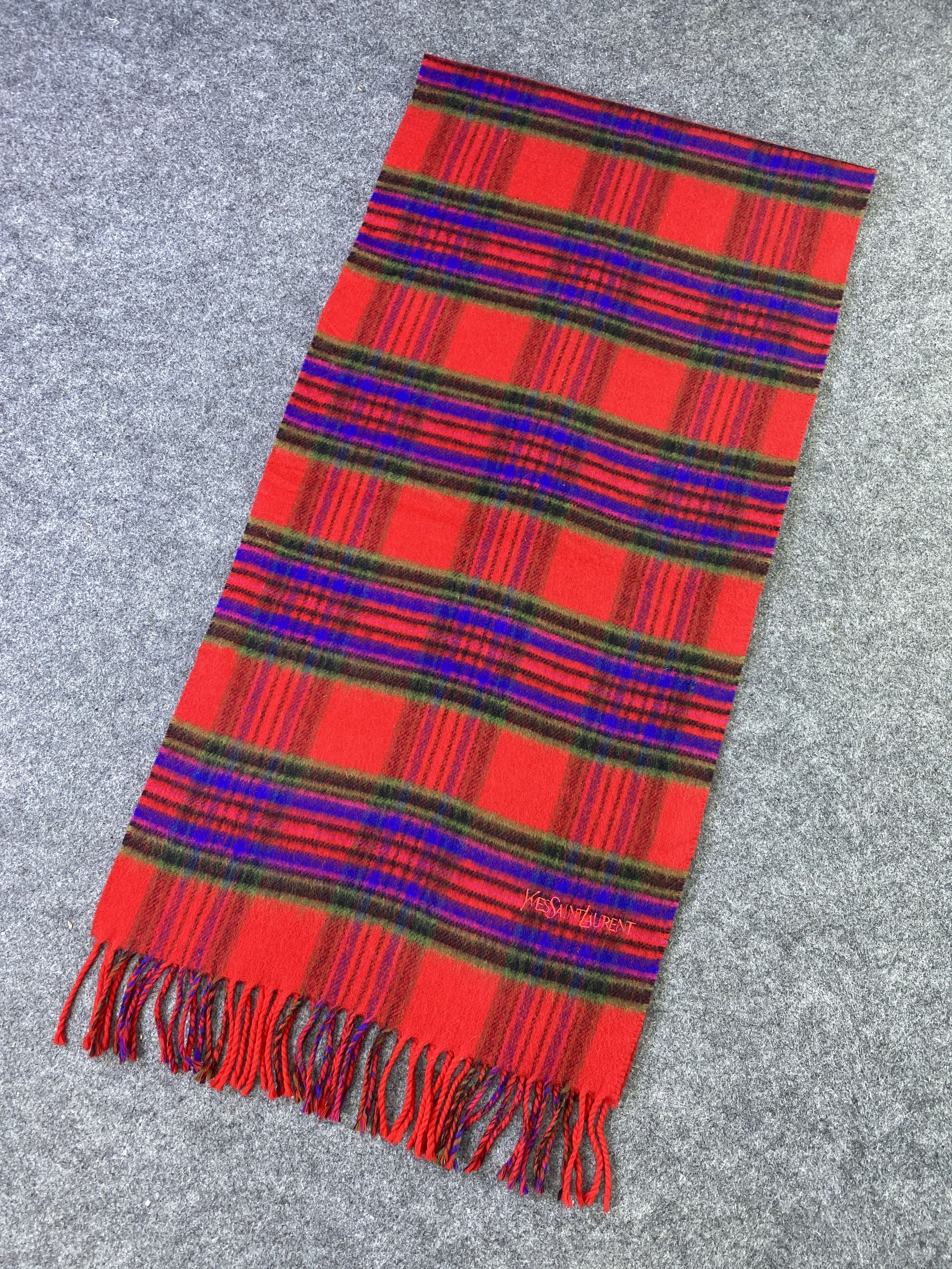 Yves Saint Laurent Yves Saint Laurent Scarf / Muffler / Neckwear -T872 Size ONE SIZE - 2 Thumbnail