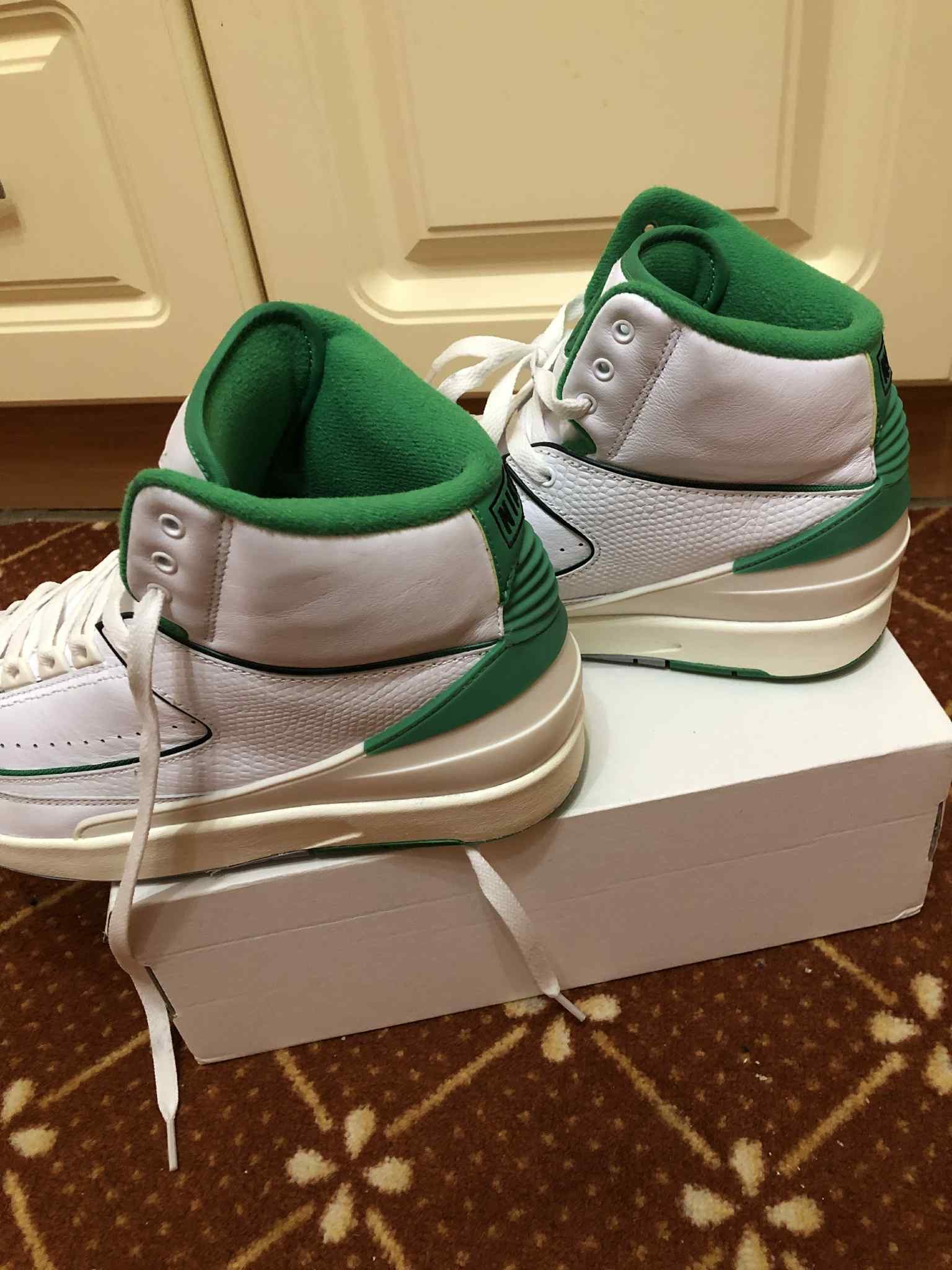 Jordan Brand Air Jordan 2 Retro "Lucky Green" Size US 10 / EU 43 - 10 Thumbnail