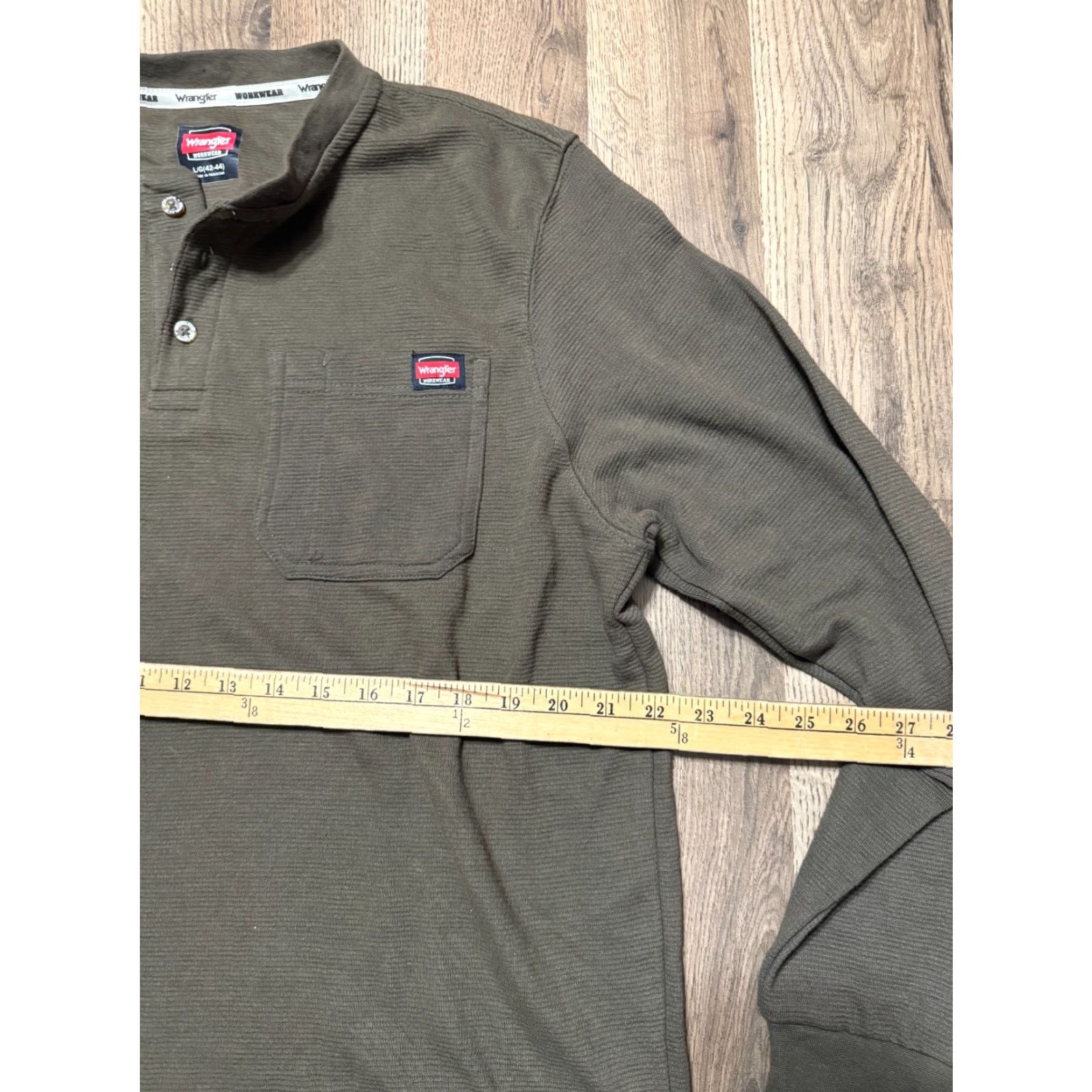 Wrangler Wrangler Shirt Men's Large Green Long Sleeve 1/4 Buttons Workwear Polo Casual MENS Regular Size US L / EU 52-54 / 3 - 6 Thumbnail