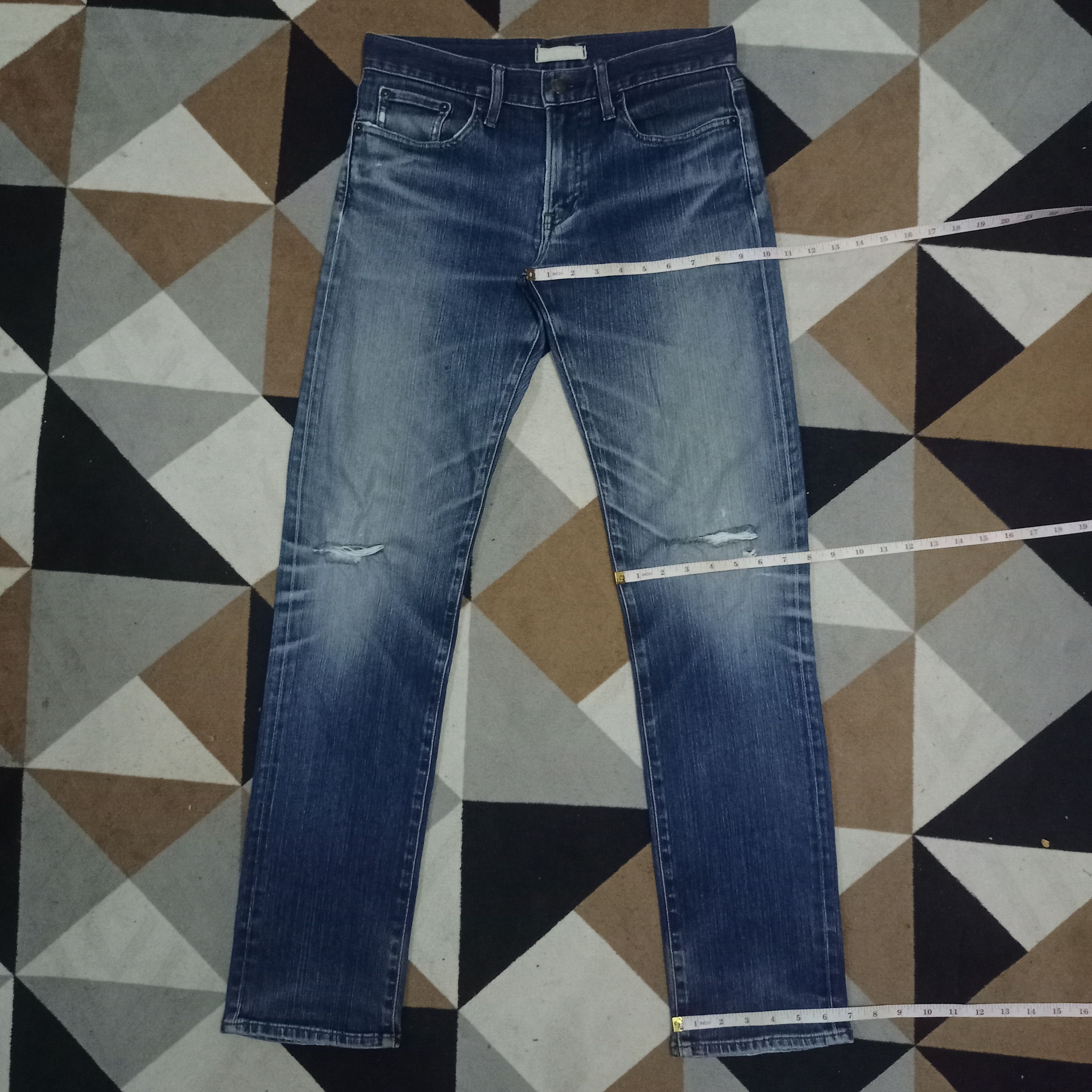 Japanese Brand × Uniqlo Vintage Japanese Uniqlo Blue Wash Distressed Jeans 31x32 Size US 31 - 10 Thumbnail
