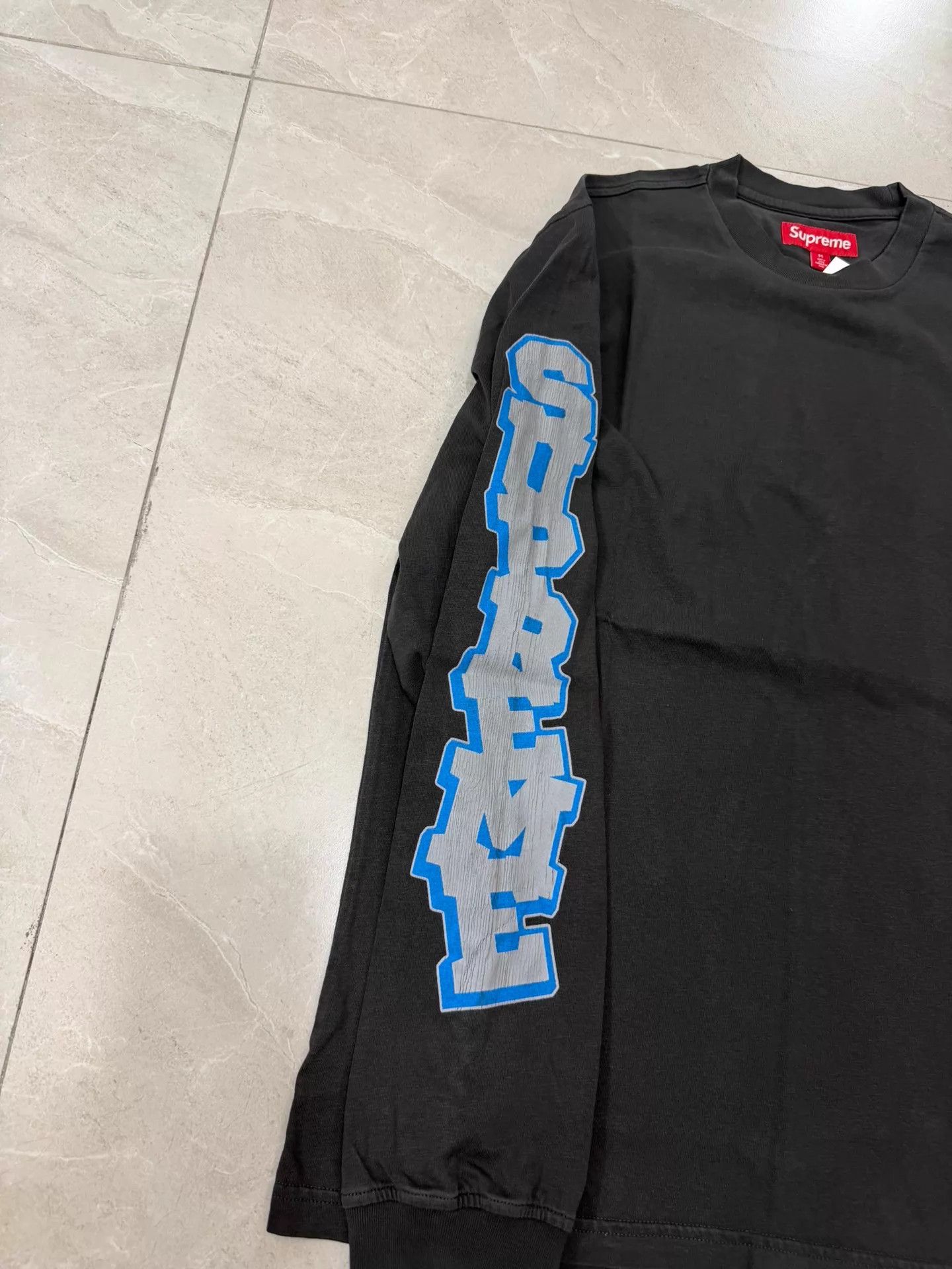 Supreme Supreme SS26 WEEK1 Cracked Sleeve L/S Washed Black M Size US M / EU 48-50 / 2 - 2 Thumbnail