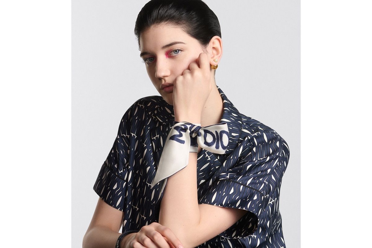 Dior o1bcso1str0226 Size:OS/Mitzah Scarf in White/Nevy Blue Size ONE SIZE - 6 Thumbnail