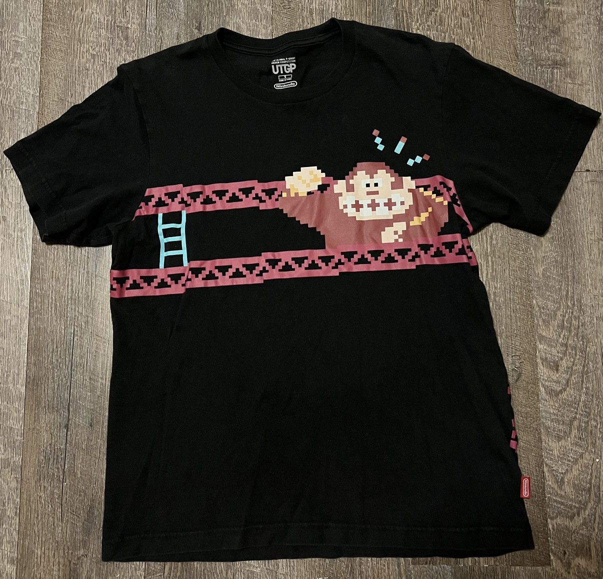 Nintendo Nintendo Global Design Competition Donkey Kong AOP Shirt Size US S / EU 44-46 / 1 - 1 Thumbnail