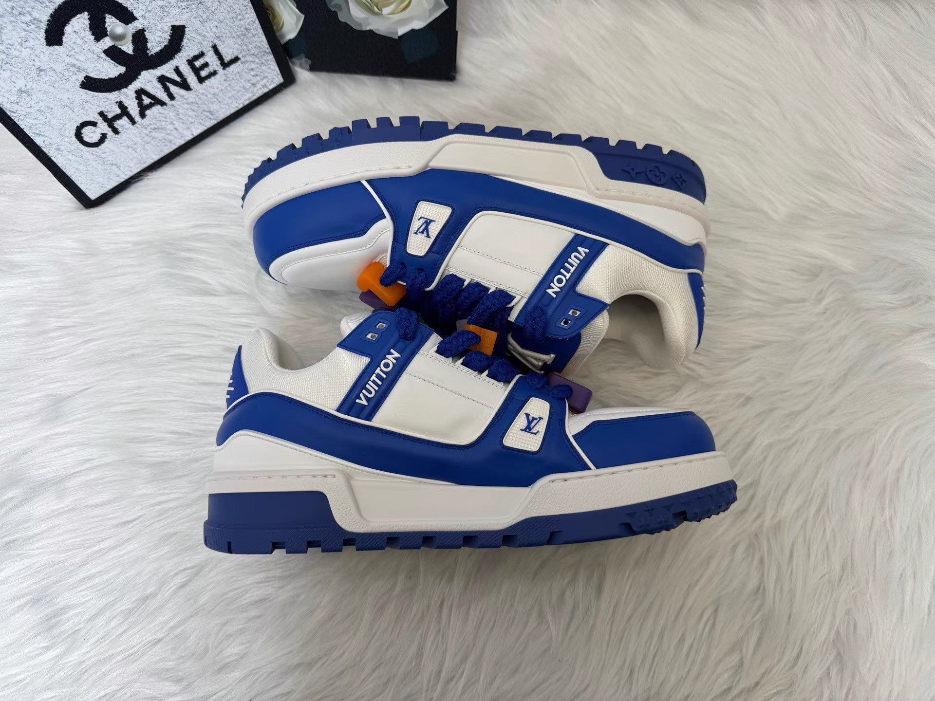 Louis Vuitton Louis Vuitton Trainer Maxi Puffy Sneakers K36 Size US 10 / EU 43 - 6 Thumbnail