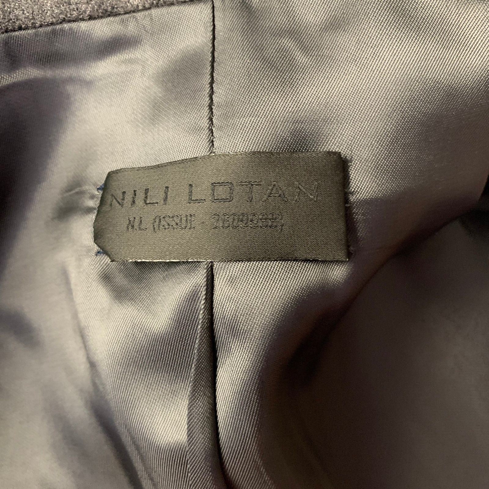 Nili Lotan NILI LOTAN Size M Grey Wool Notch Lapel Jacket Size M / US 6-8 / IT 42-44 - 4 Thumbnail