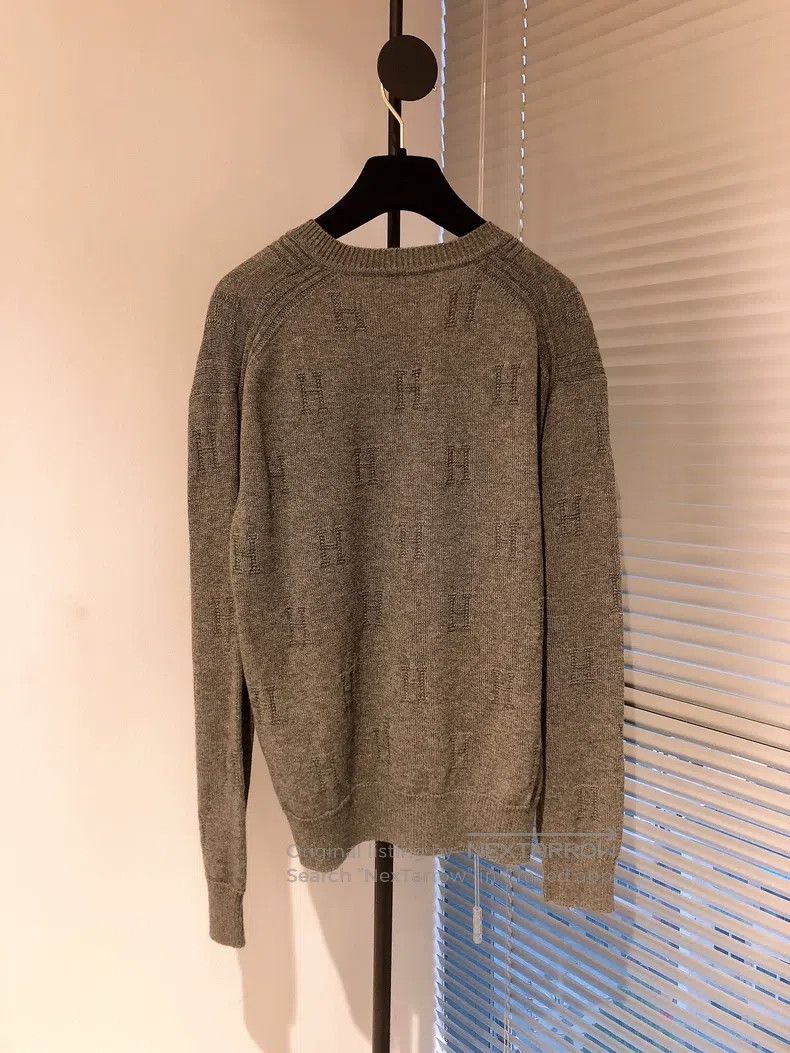 Hermes Hermes Grey V-neck H print letter wool knitted sweater top Size XXS / US 00 / IT 34 - 2 Thumbnail