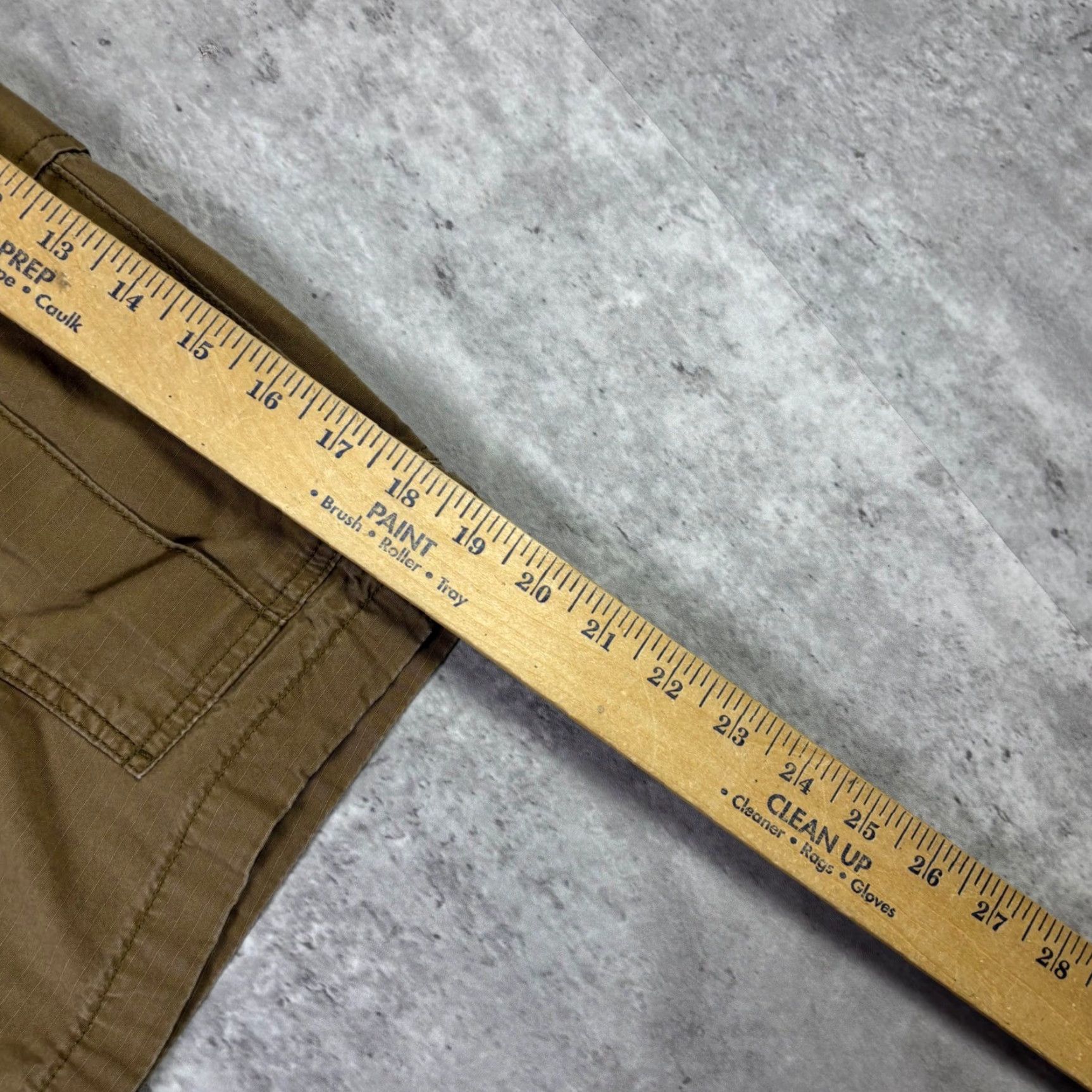 CO Levi Strauss Co Cargo Shorts Mens Size 32 Khaki Cargo Pocket 90s Vintage Brown Canvas Cotton Short) Size US 32 / EU 48 - 5 Thumbnail