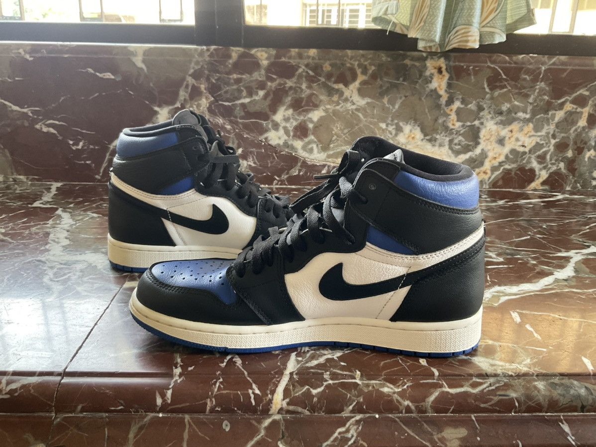 Jordan Brand × Nike Nike Air Jordan 1 Retro OG High Royal Toe 555088-041 Size US 8 / EU 41 - 8 Thumbnail