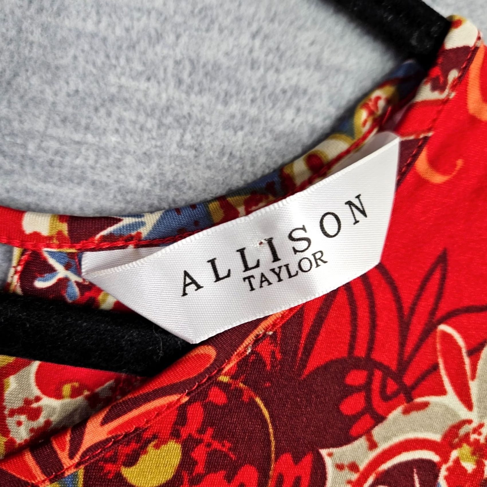 Vintage Allison Taylor Womens Blouse 1X Red Paisley Floral Print Short Sleeve Round Neck Knit Polyester Spandex All Seasons Casual Size XL / US 12-14 / IT 48-50 - 5 Thumbnail