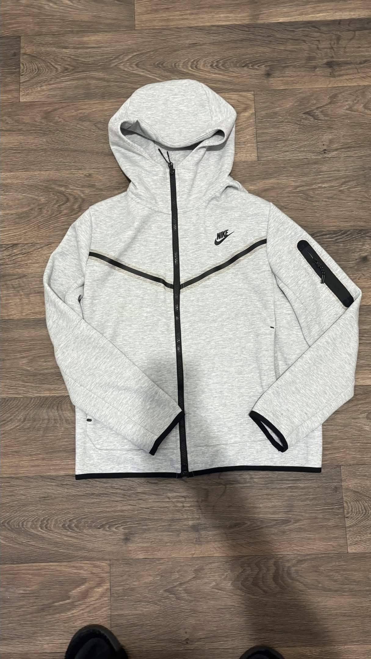 Nike grey nike tech jacket Size US M / EU 48-50 / 2 - 1 Thumbnail
