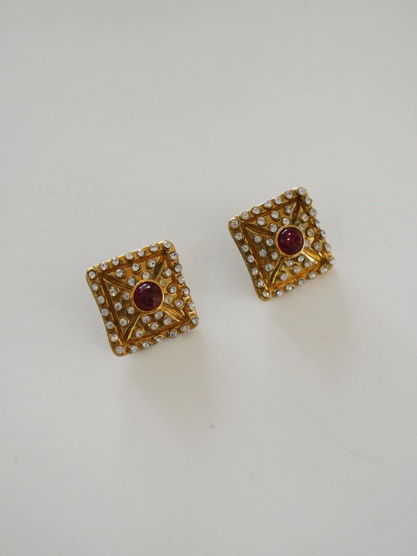 Chanel Chanel Bloody Red Crystal Square Pyramid Earclips Size ONE SIZE - 2 Thumbnail