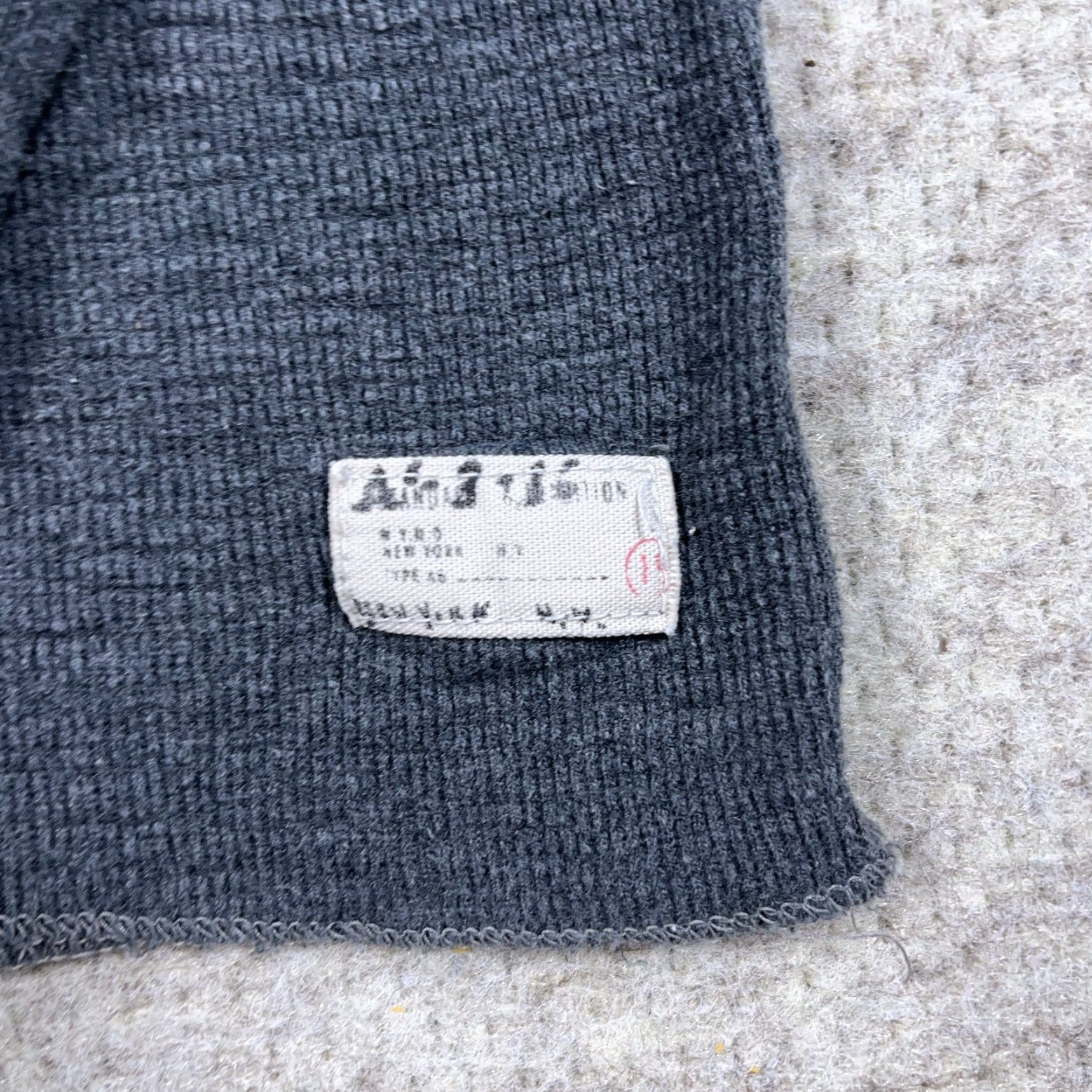 American Eagle Outfitters VINTAGE American Eagle Outfitters Shirt Men Large Gray Thermal Waffle Knit Jersey Rugby Graphic Print Sleeve Long Sleeve DXB Size US L / EU 52-54 / 3 - 5 Thumbnail