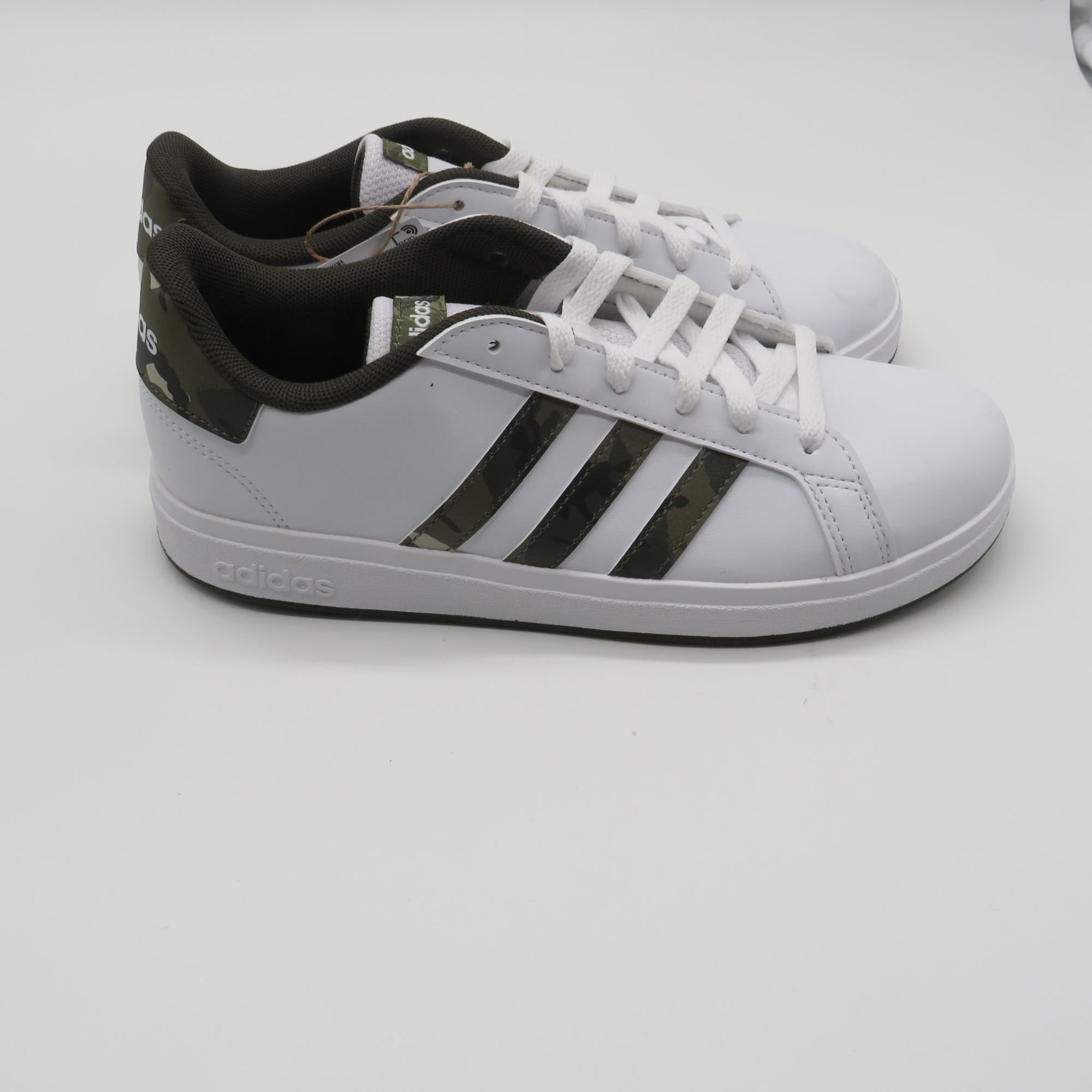 Adidas Adidas Grand Court 2.0 Women's White Sneakers 5.5 Camo Stri Size US 5.5 / IT 35.5 - 4 Thumbnail