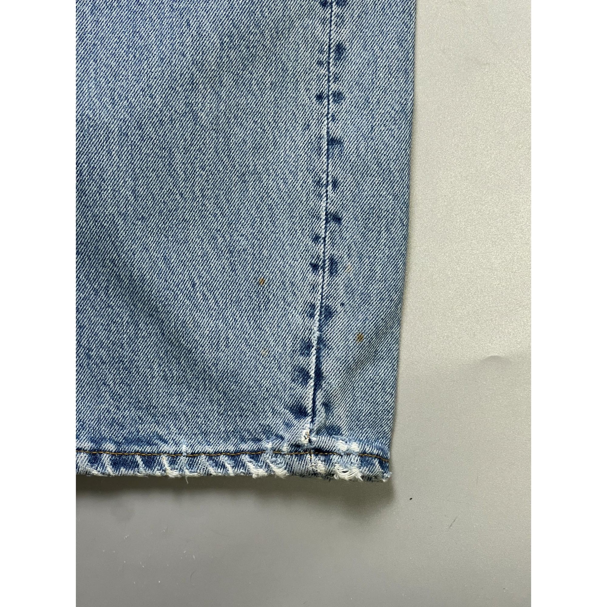 Levi's Vintage Clothing Levi’s Made in USA Vintage Light Wash Denim Jeans (Y1053) Size US 32 / EU 48 - 3 Thumbnail